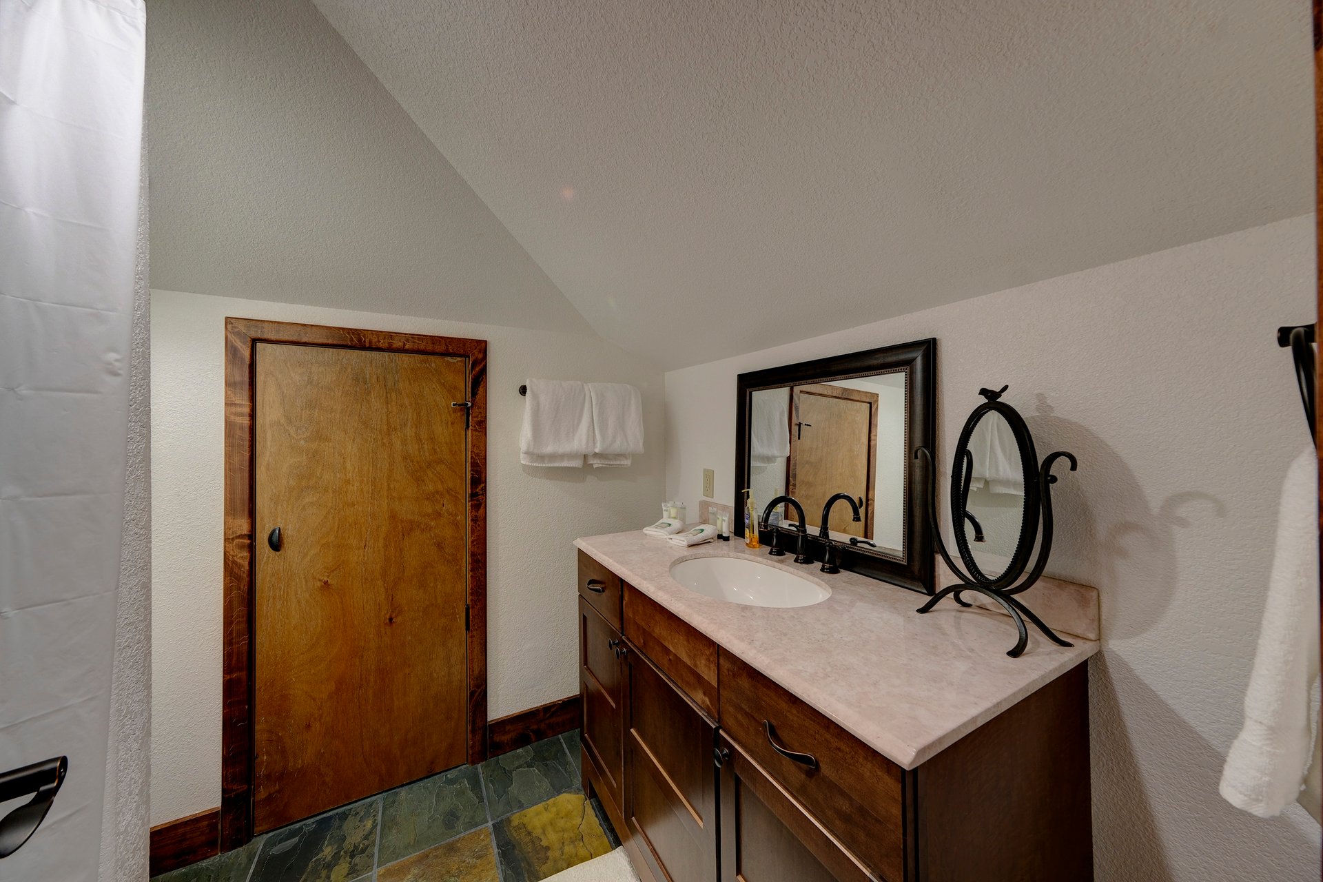 7 Canyon View Dr