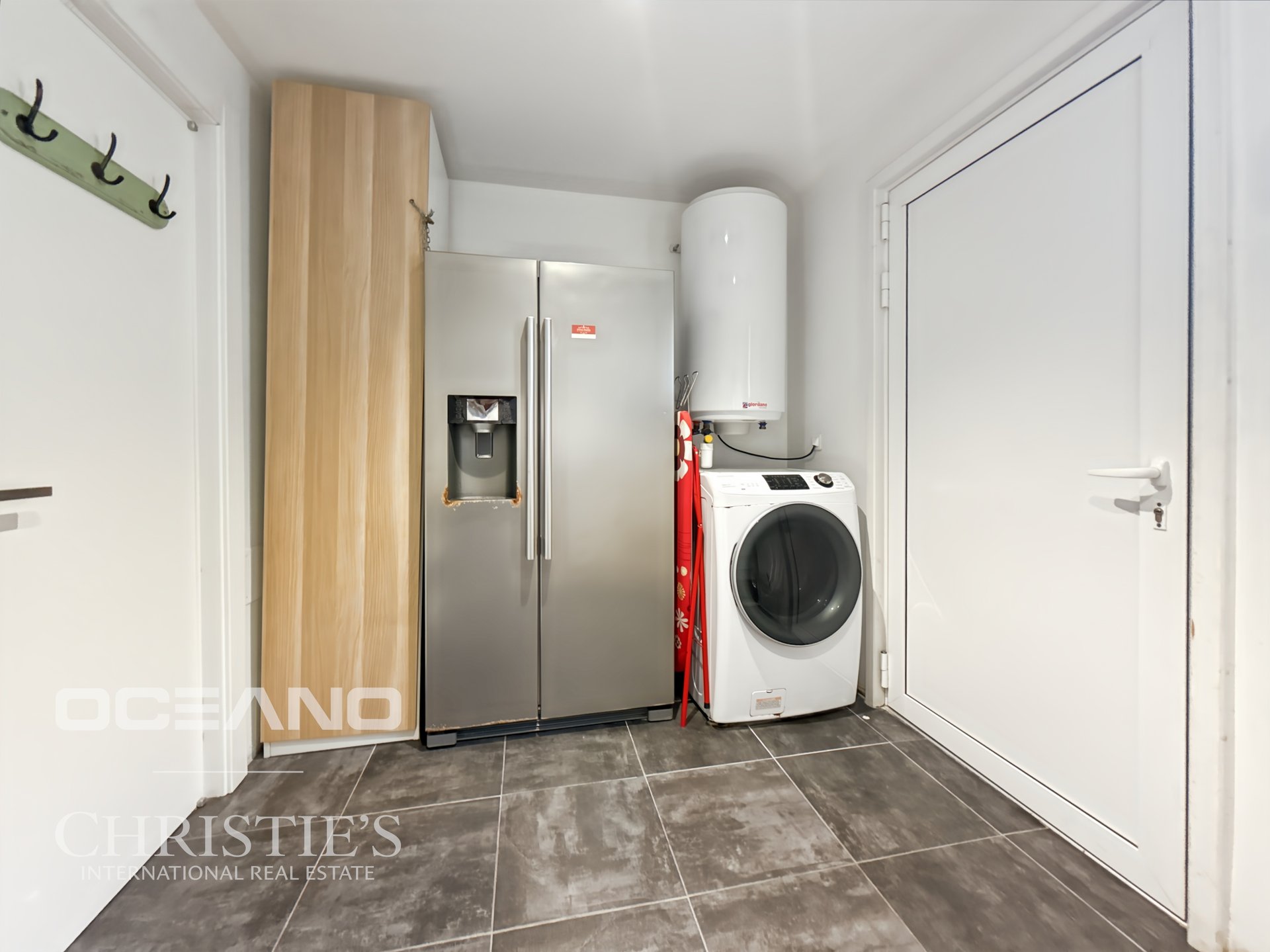 Real Estate Complex – 3 Villas + 1-Bedroom Apartment