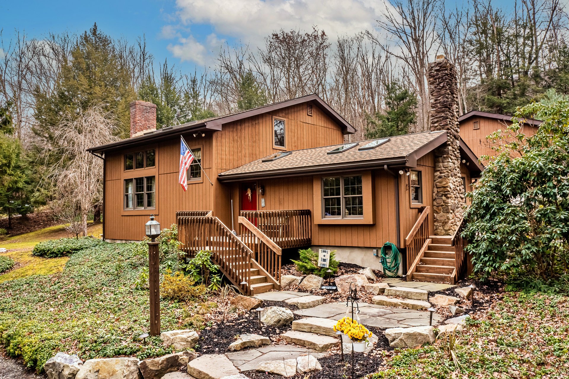 2716 Mountain Road