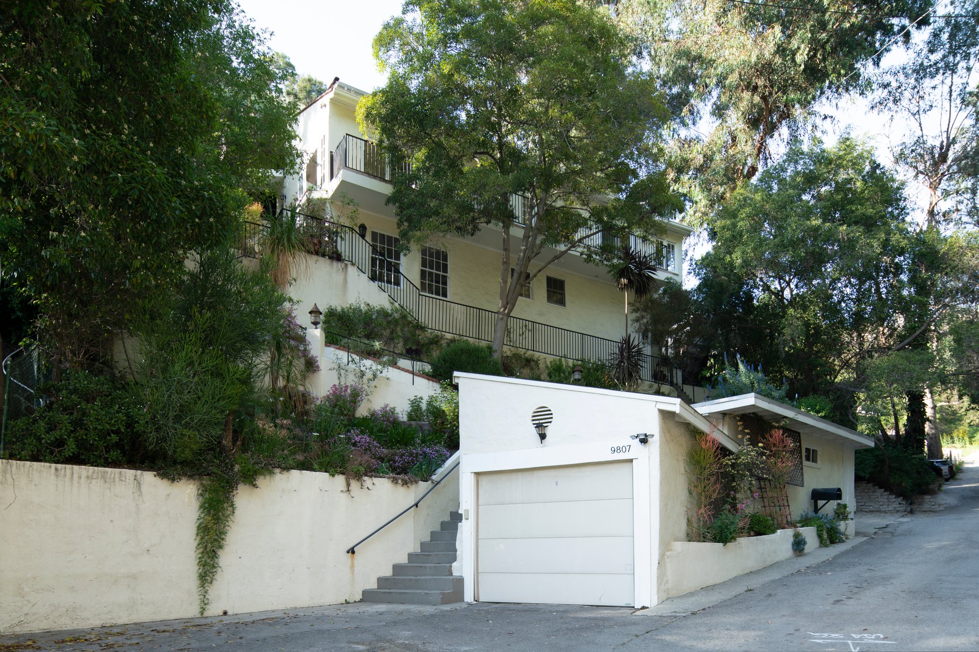 9807 Portola Dr