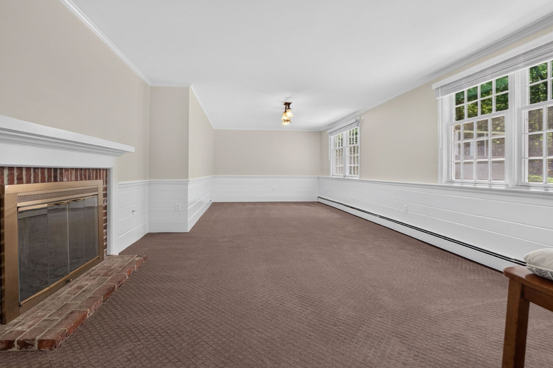 96 Draper Rd, Wayland