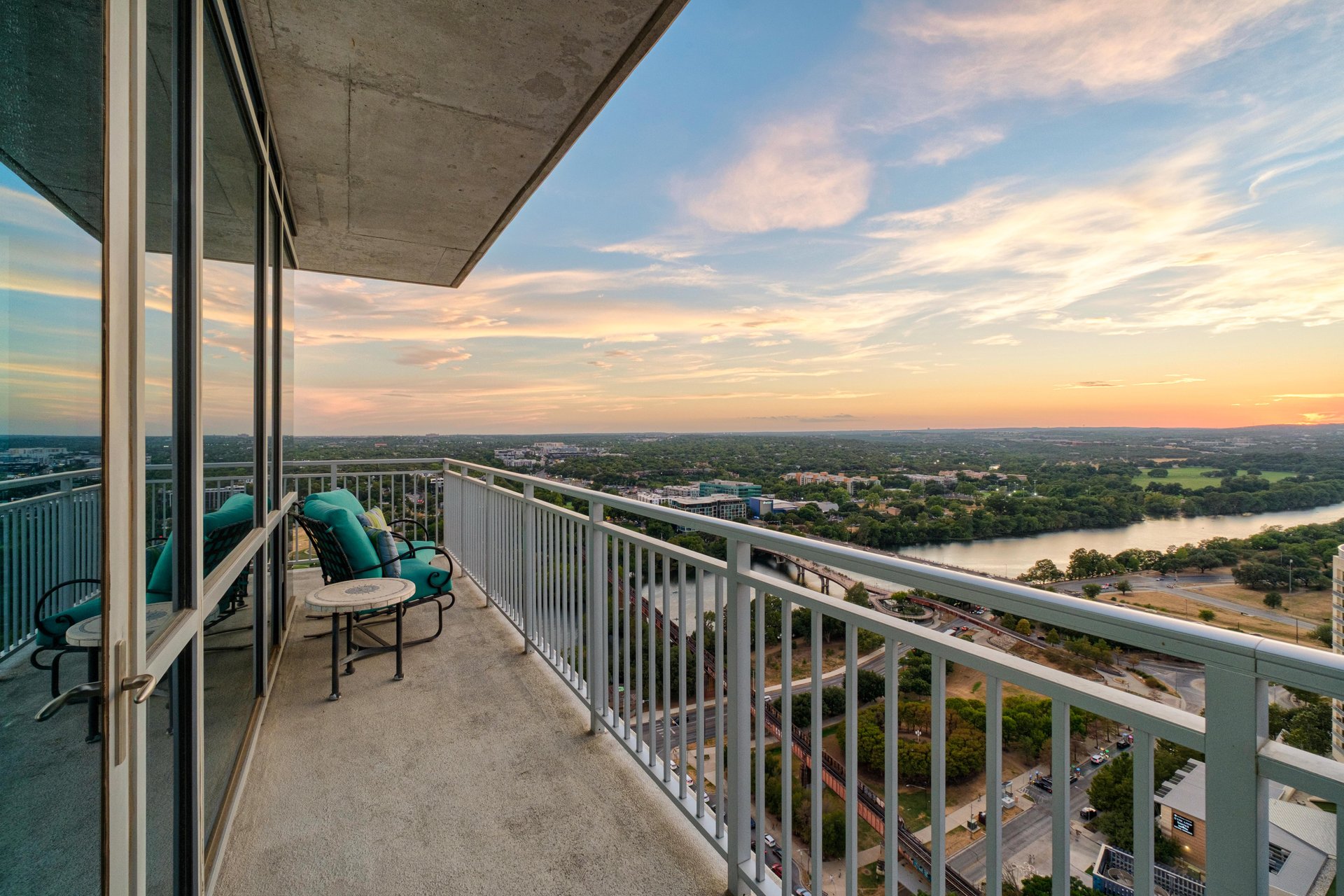 222 West Avenue #2802