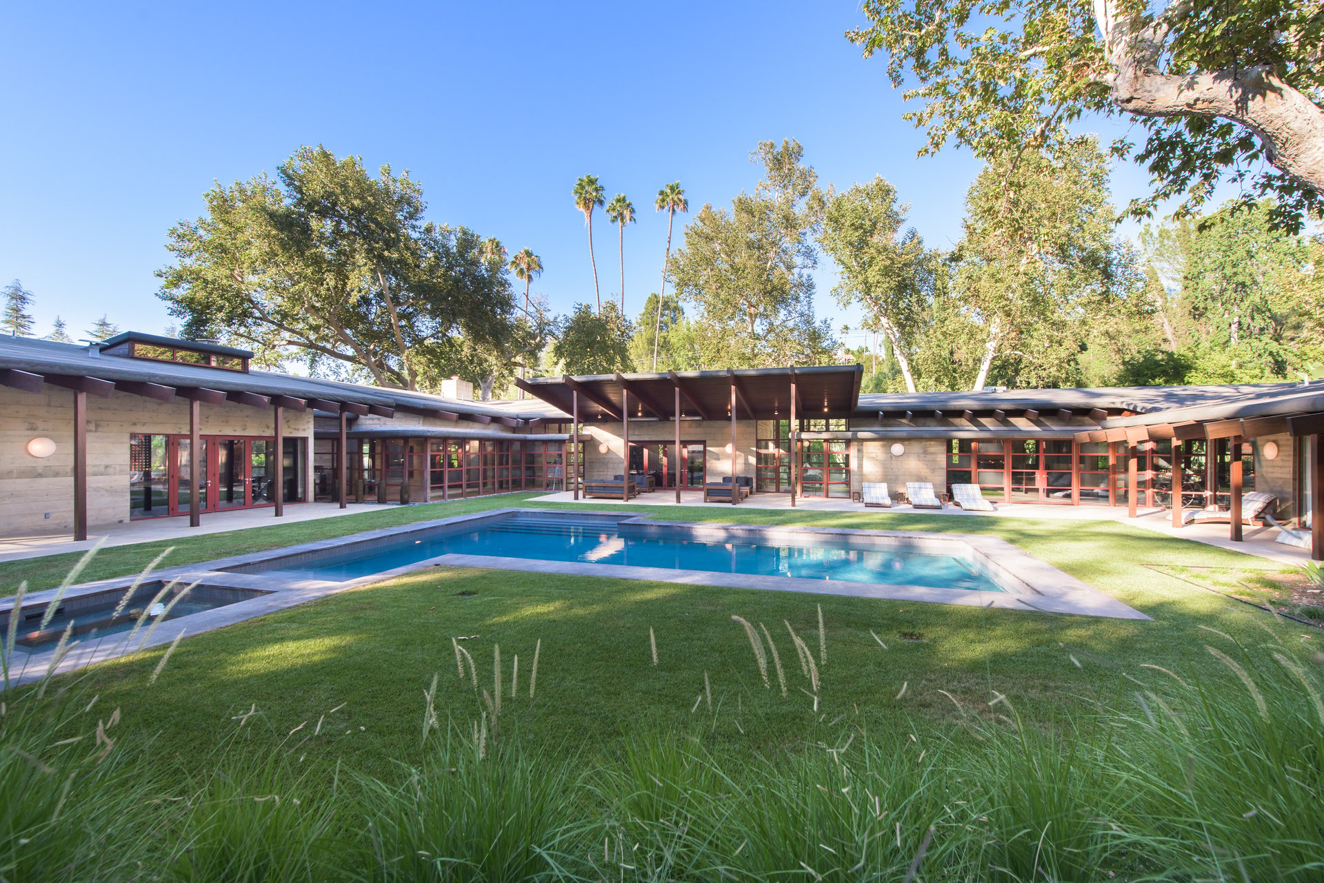 4411 Noeline Avenue, Encino 