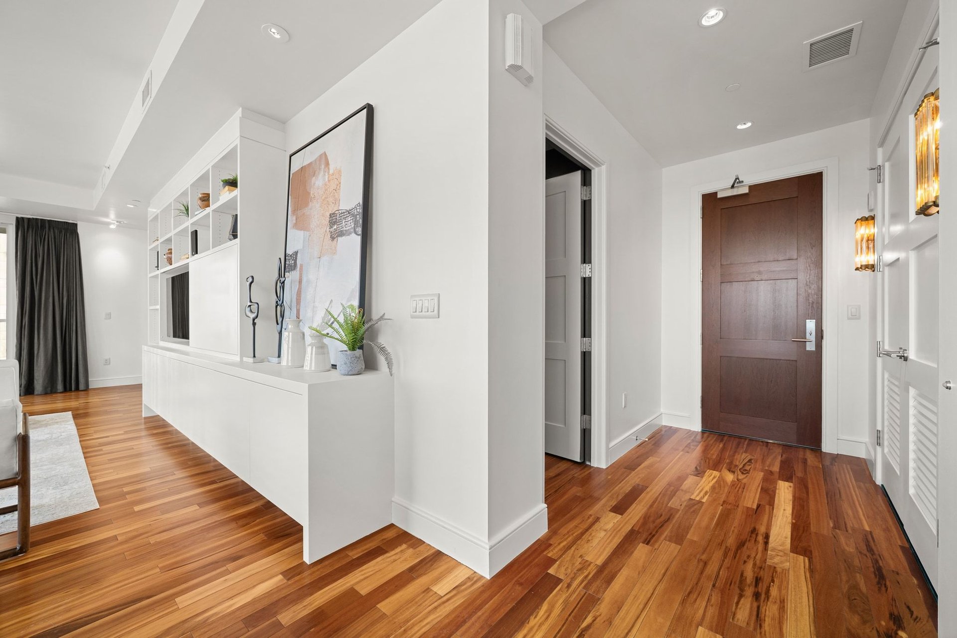 98 San Jacinto Blvd #1701