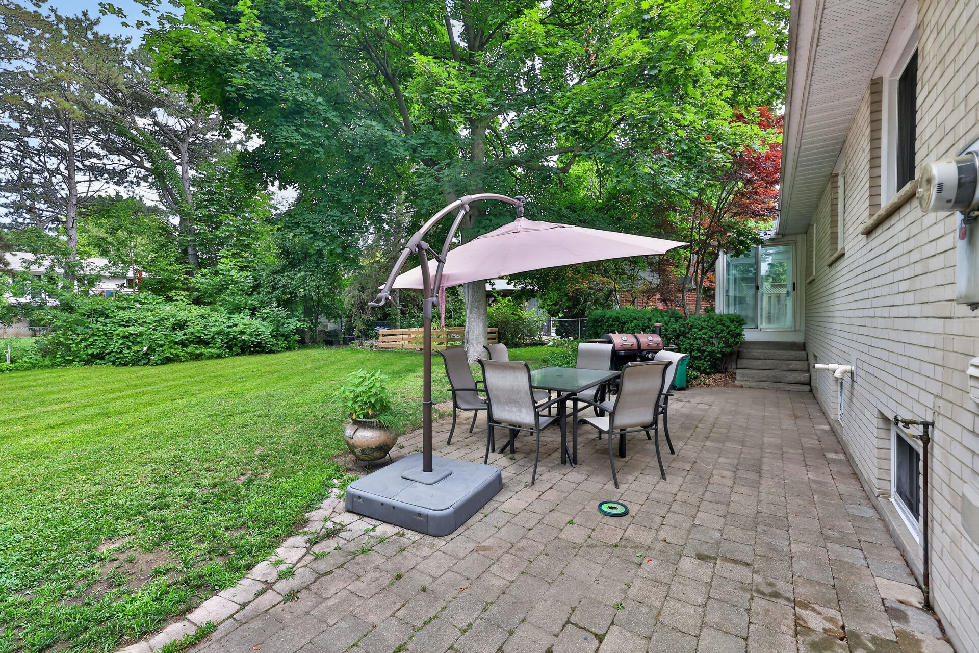 975 Cresthampton Lane