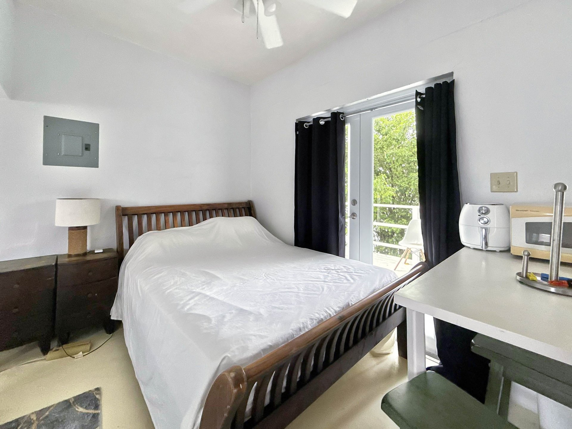 950 Luck Hill Studio Apartment