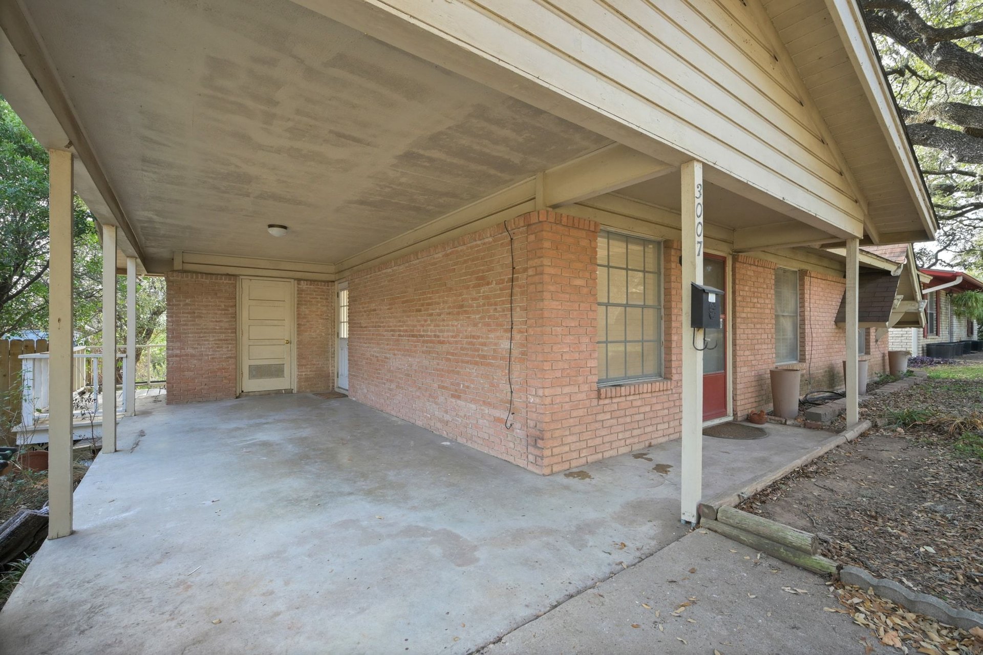 3007 Kinney Avenue