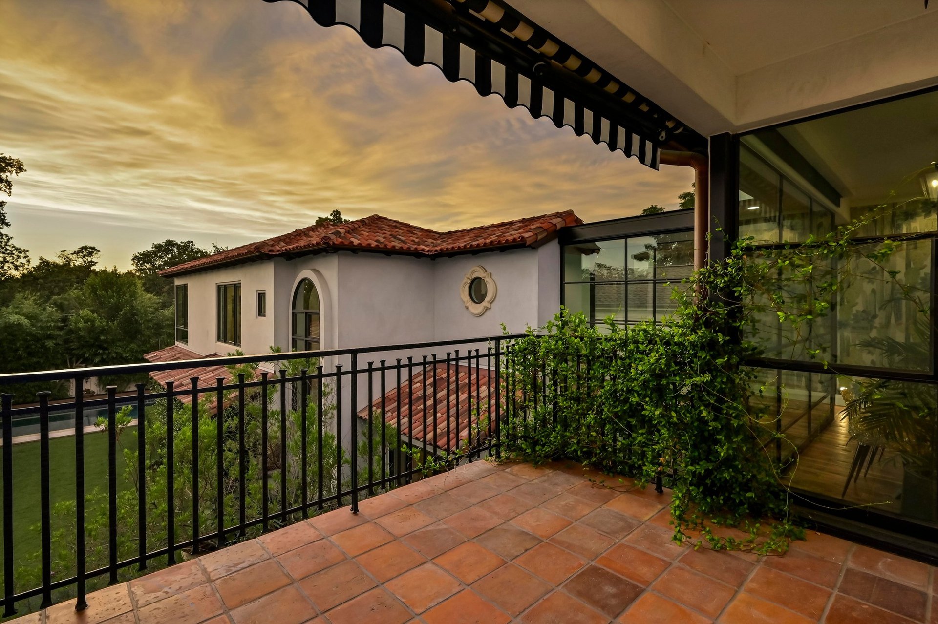 1308 Meriden Lane 