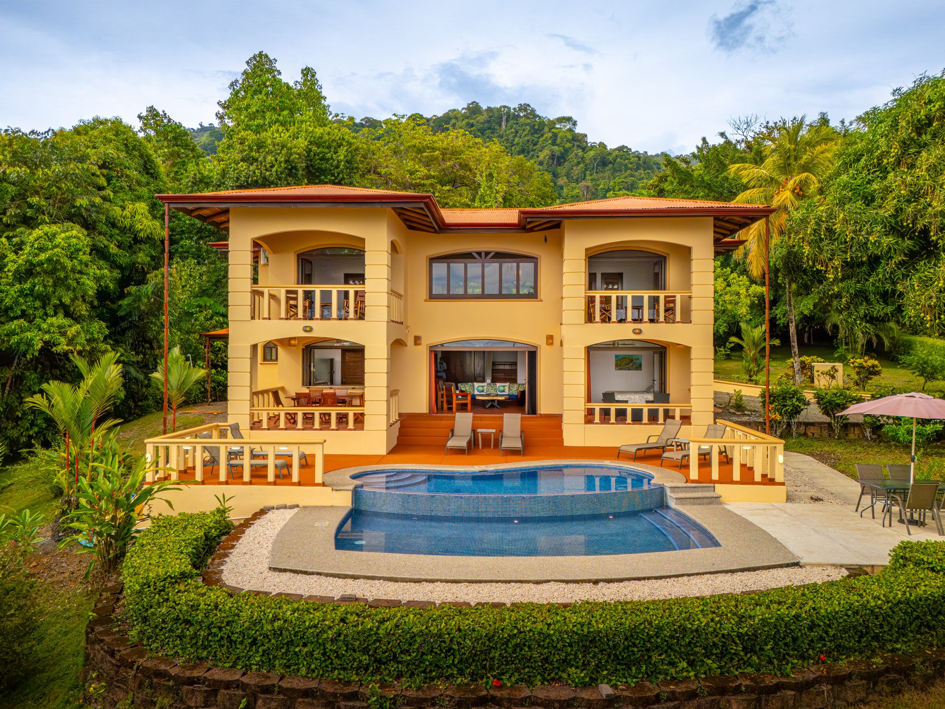Classic Luxury at Casa Ceiba, Coastal Ocean View 4 Bedroom Home Near Uvita