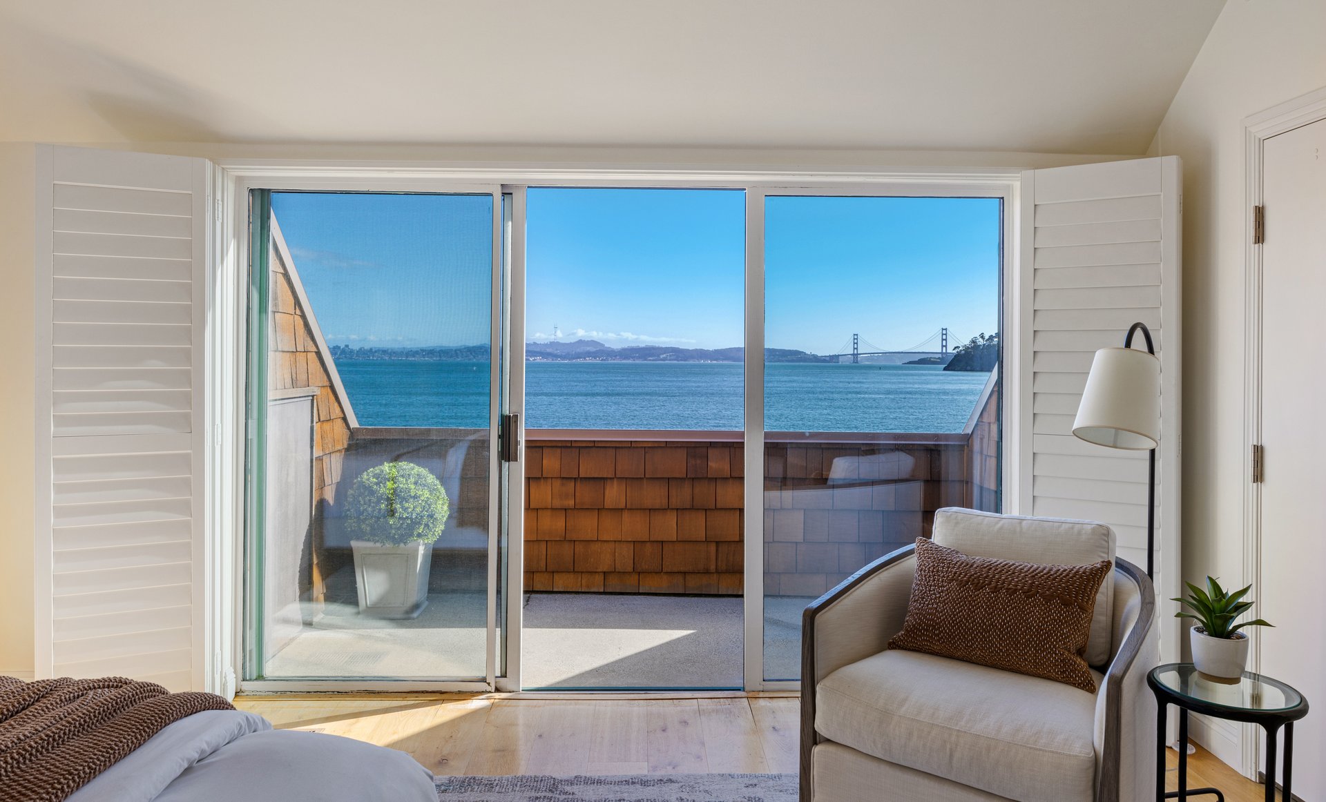 Luxury Condo with Sweeping Bay Views