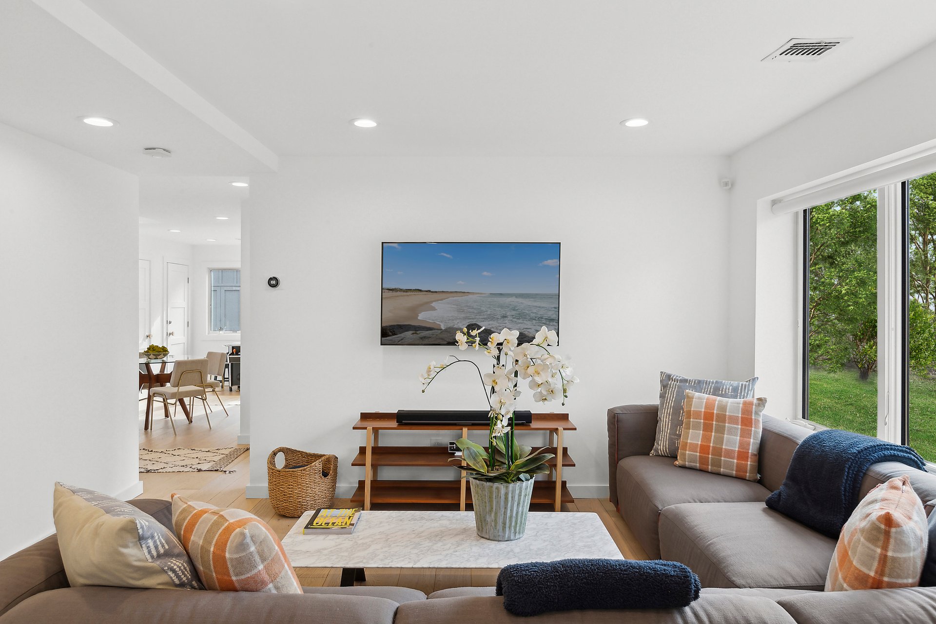 Expertly Re-Imagined Mid-Century Retreat in Sag Serene