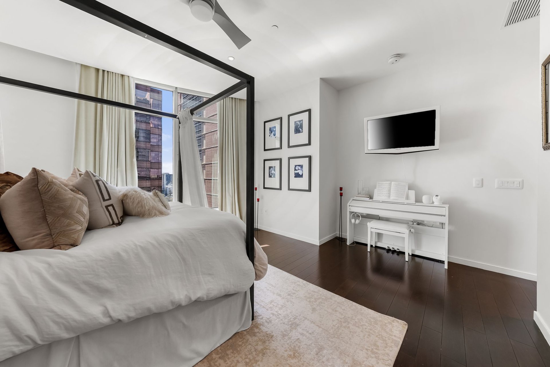 200 Congress Avenue #14C