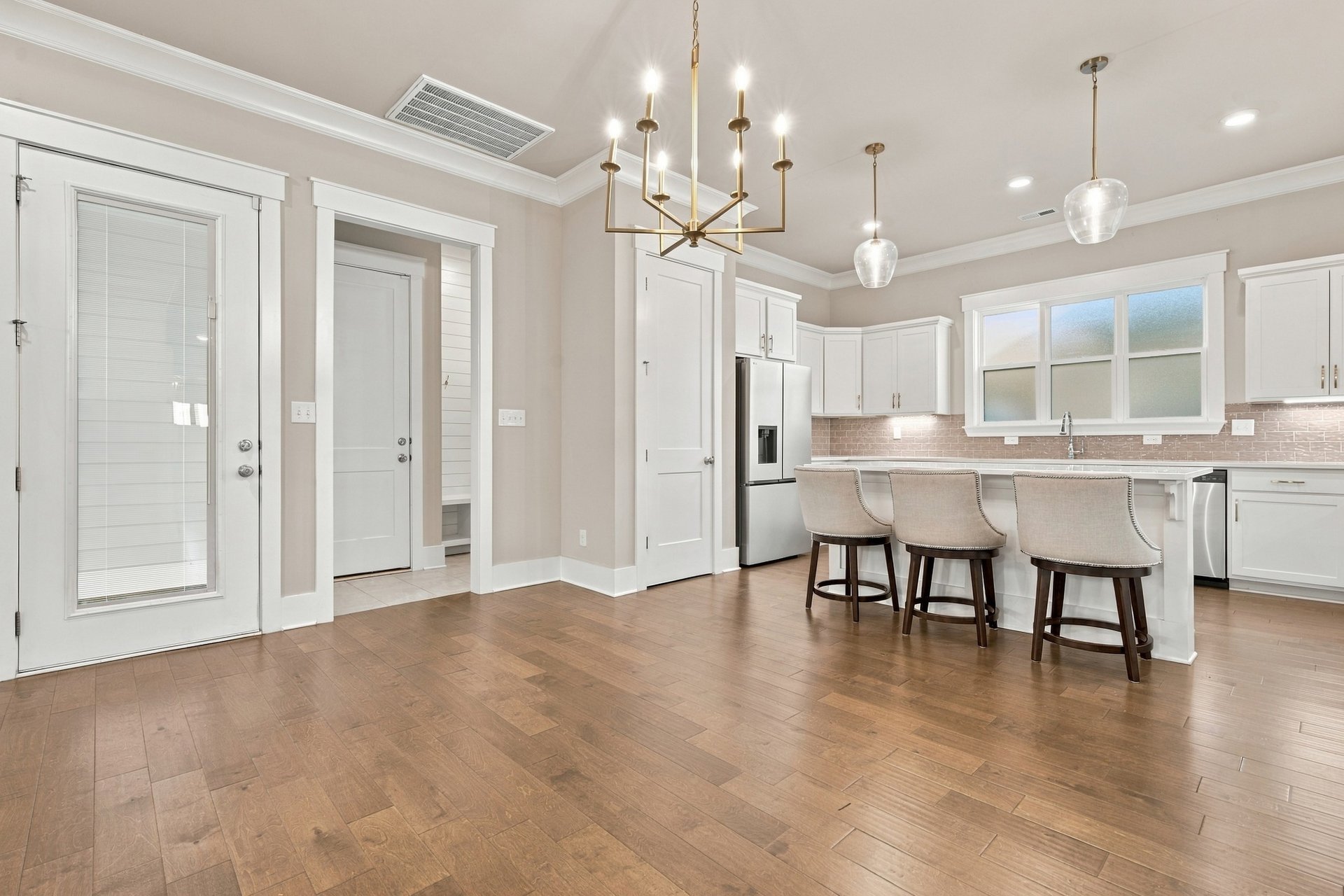Craftsman Charm Meets Modern Luxury in Clift Farm