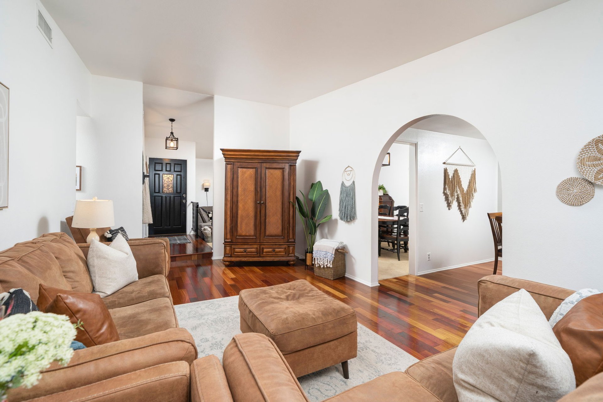 5022 N Burnaby
