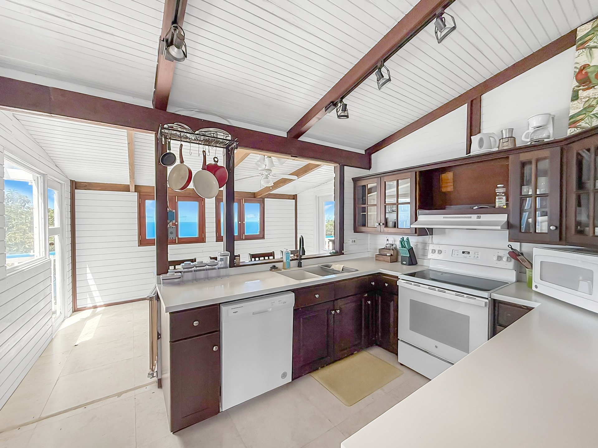 951 Casablanca-Luck Hill Standalone Home