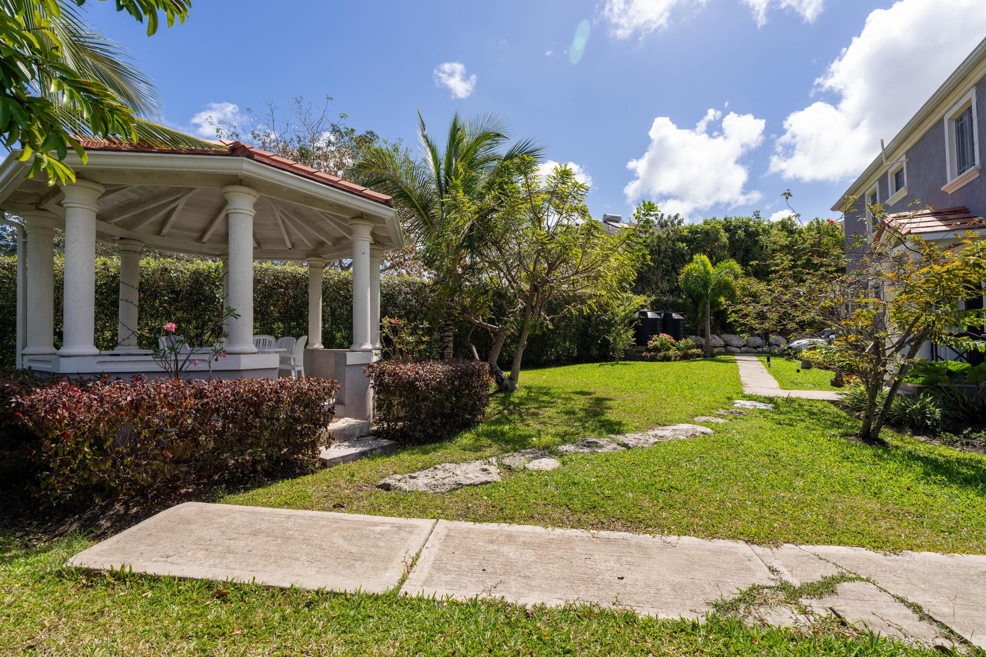 Halls Villa 