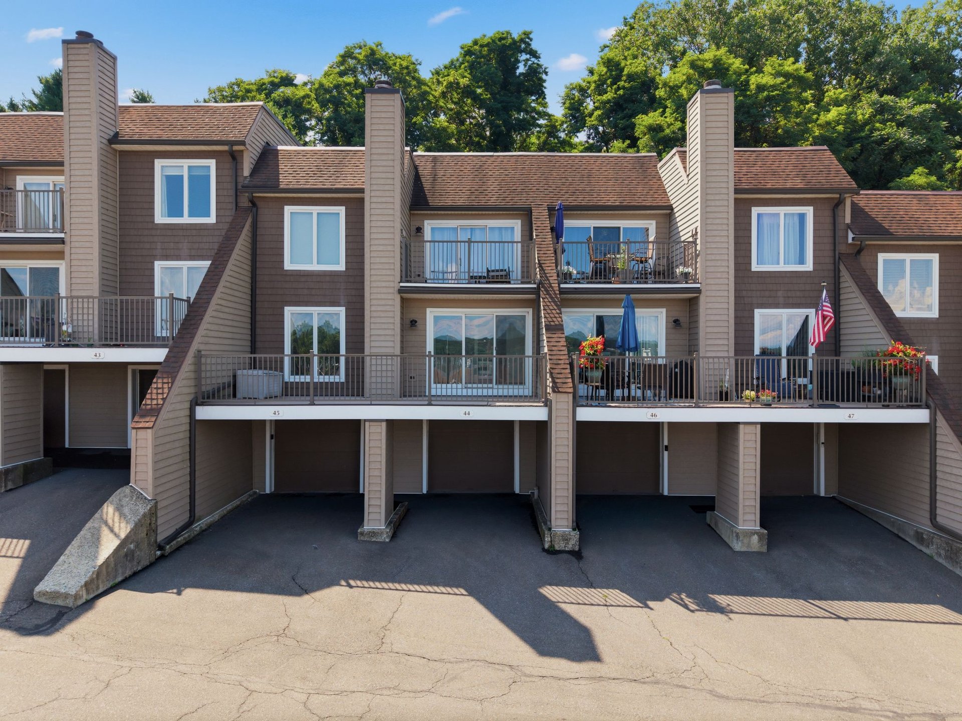 44 Riverview Condo