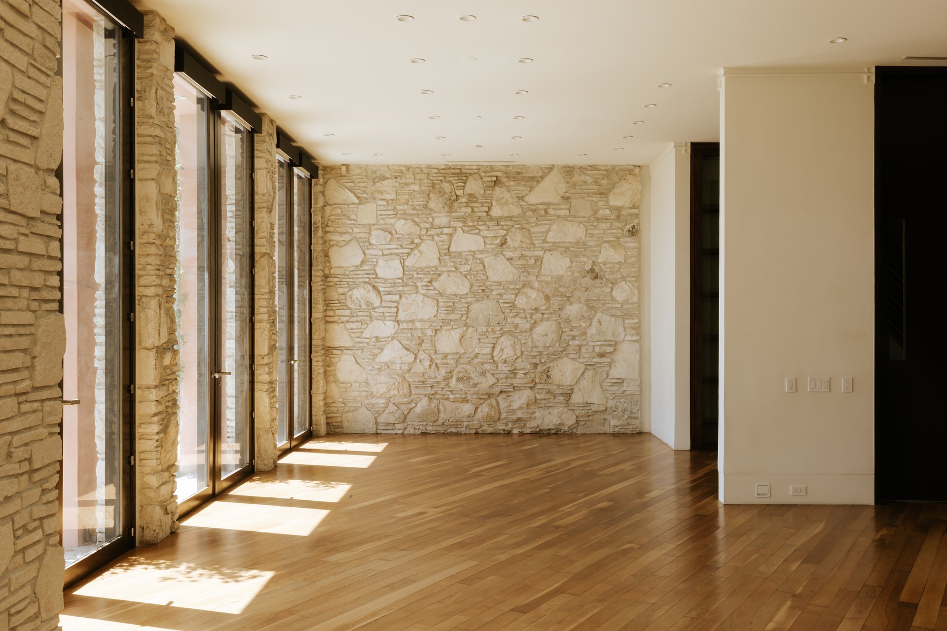 1111 Bel Air Pl