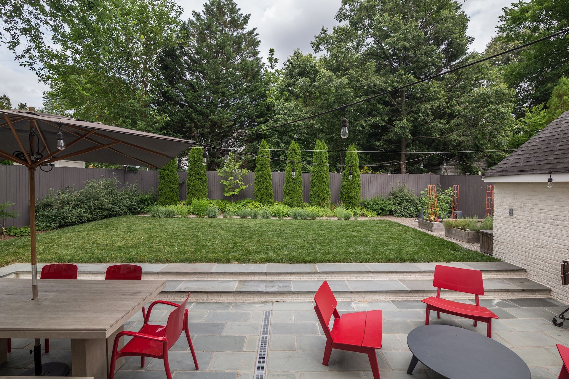 2433 Davis Ave