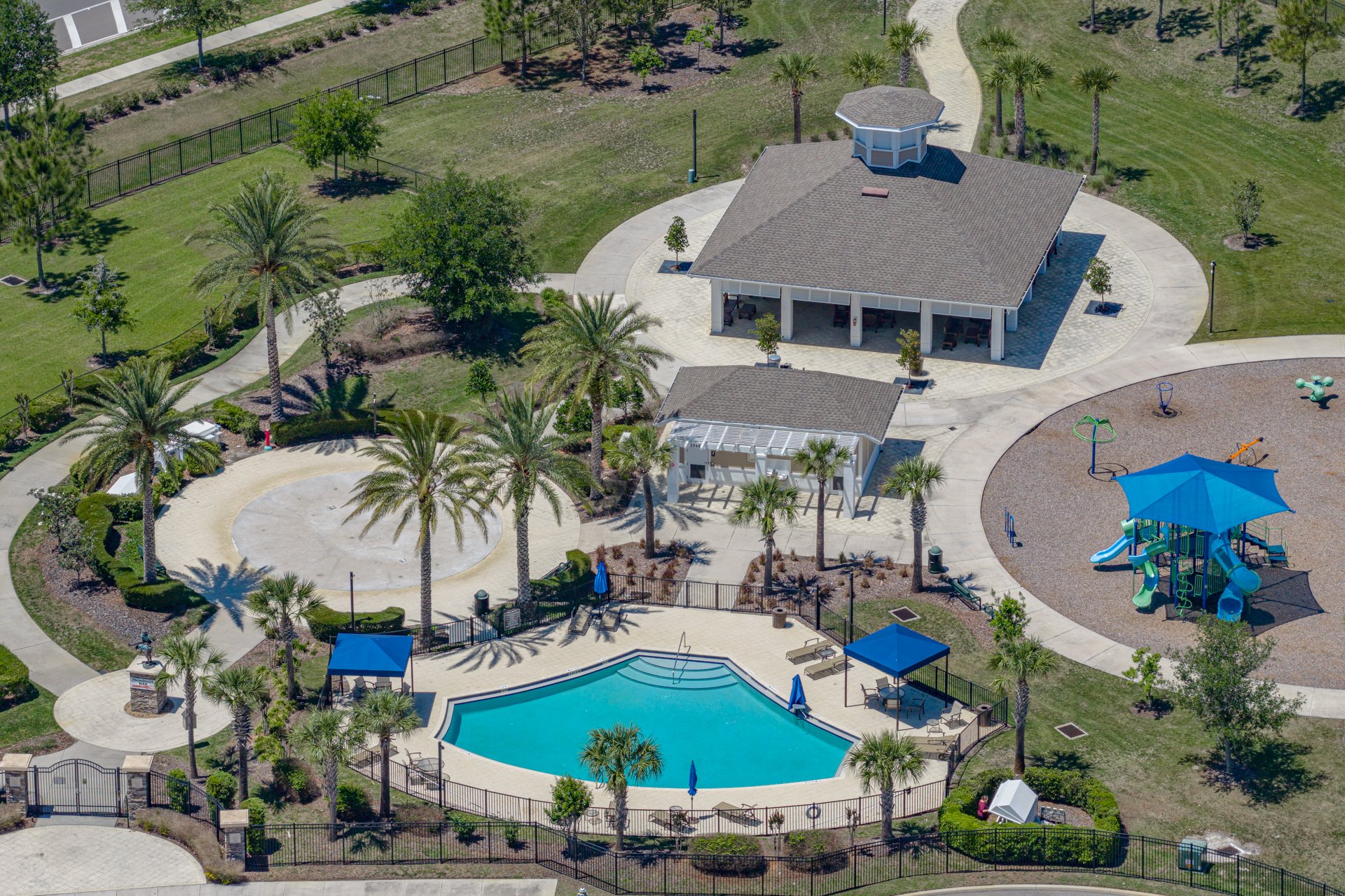 6883 BRADBURY CIR
