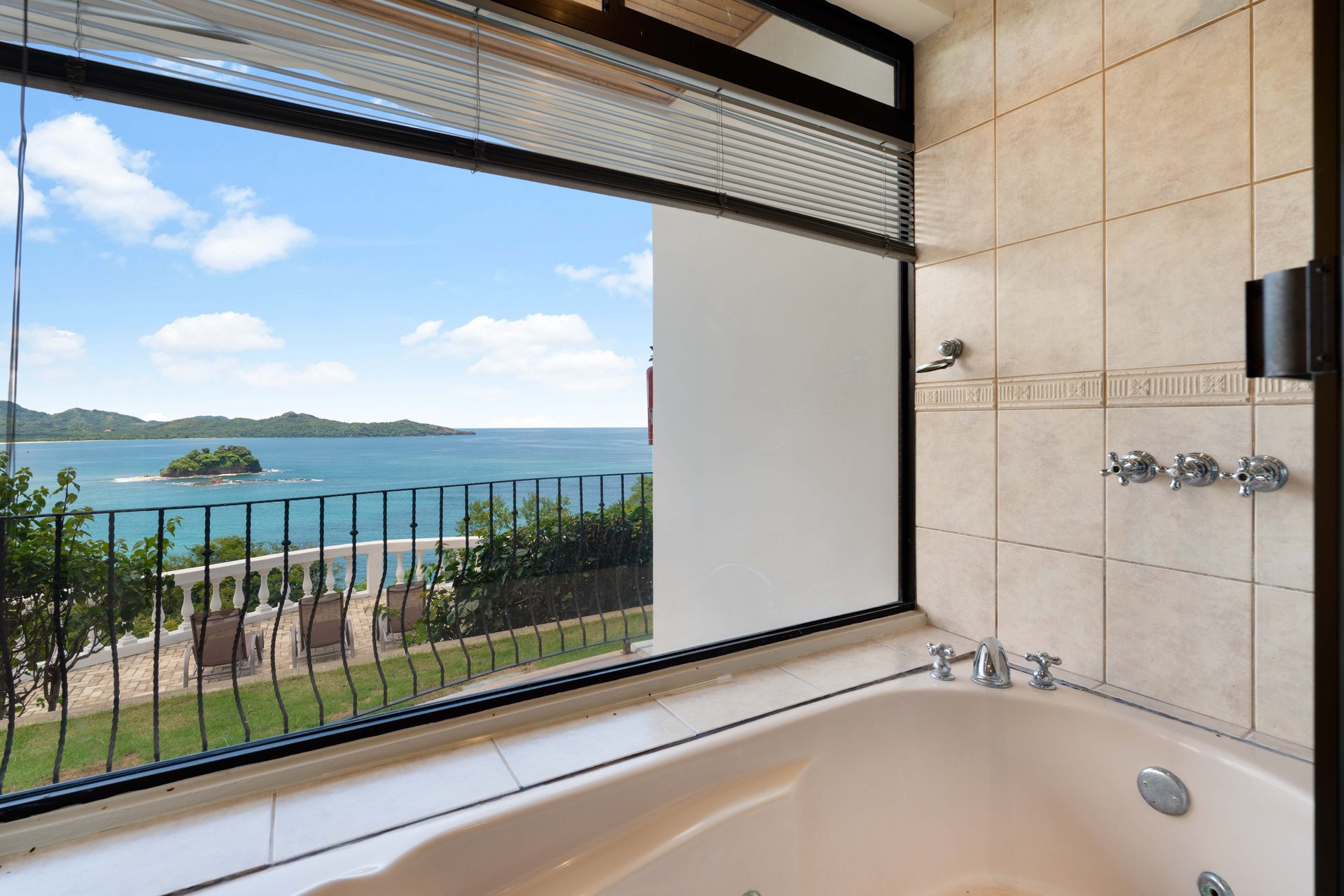 Flamingo Cove #1 | Spacious 2-Bedroom Ocean View Condo.
