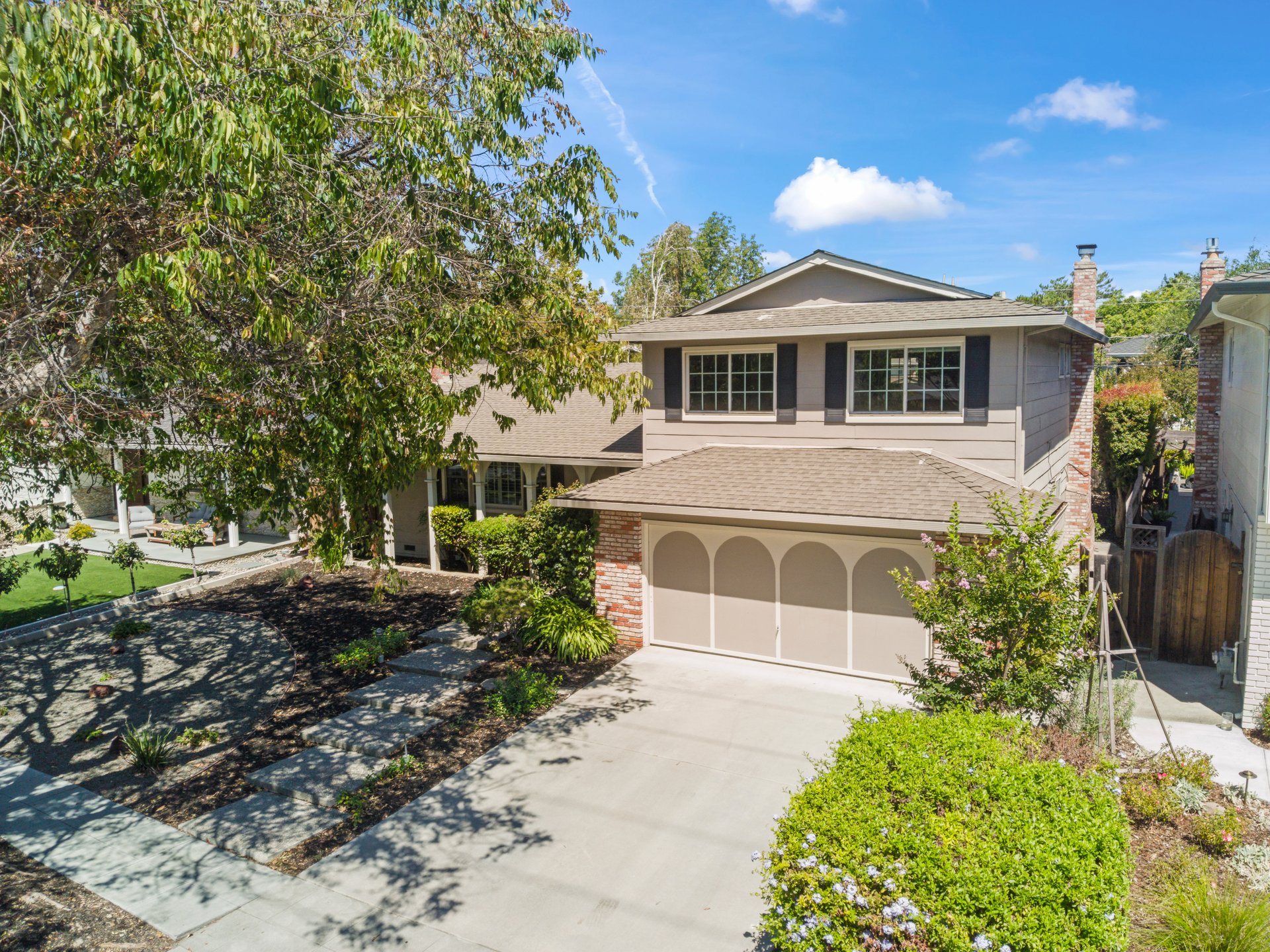 2390 Harris Ct.