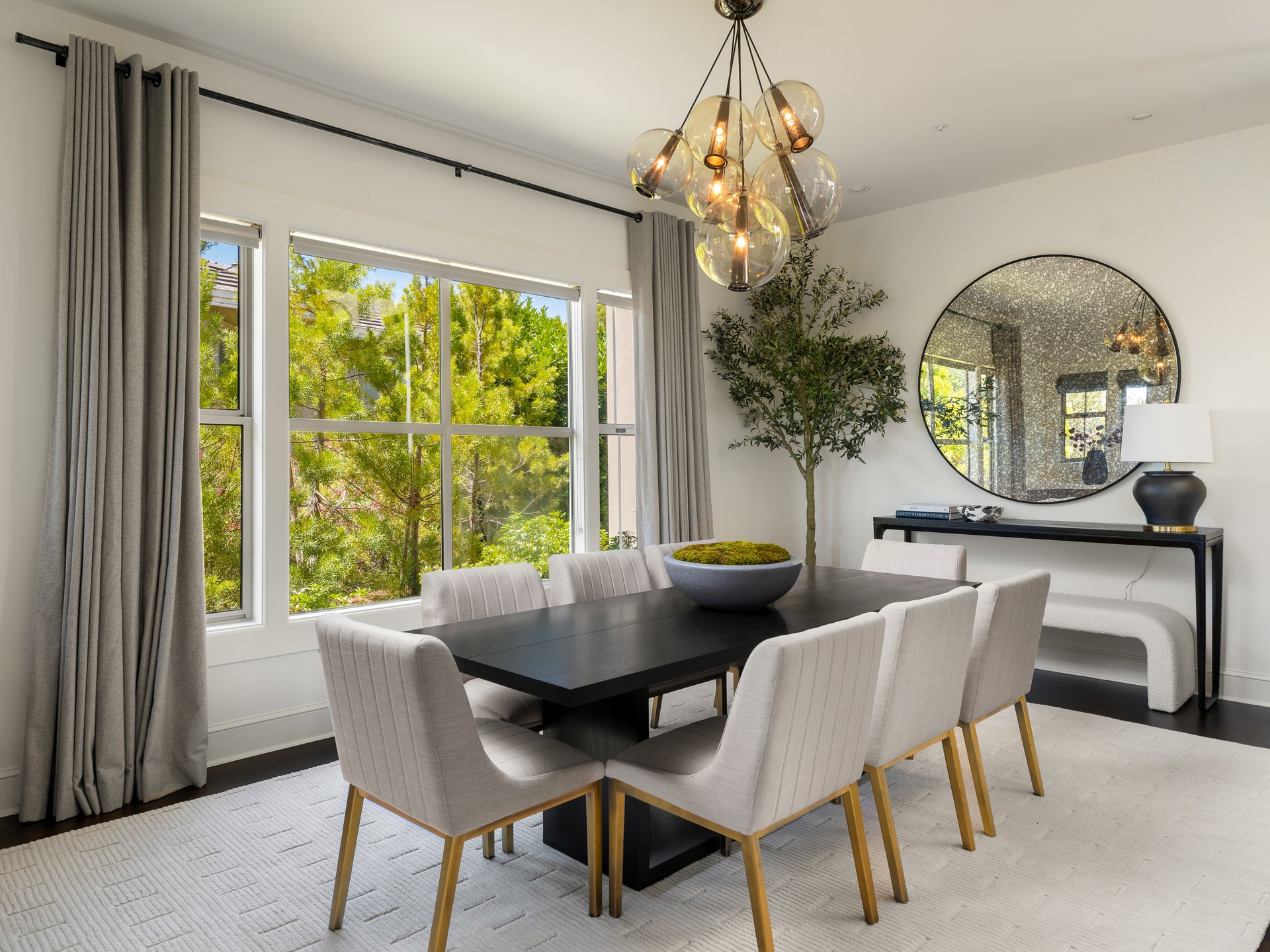 Architectural Modernism, Bay Views, and Exceptional Outdoor Living