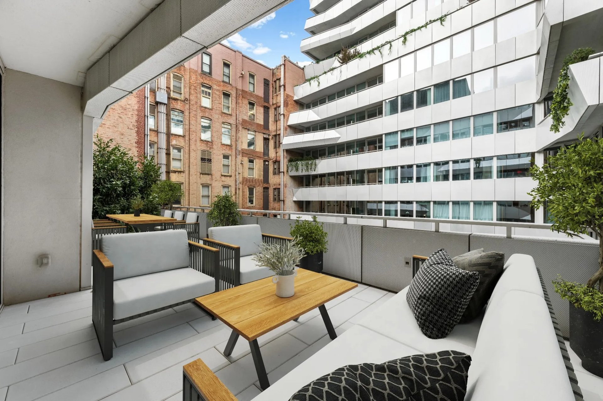 121 East 22nd St, #S901