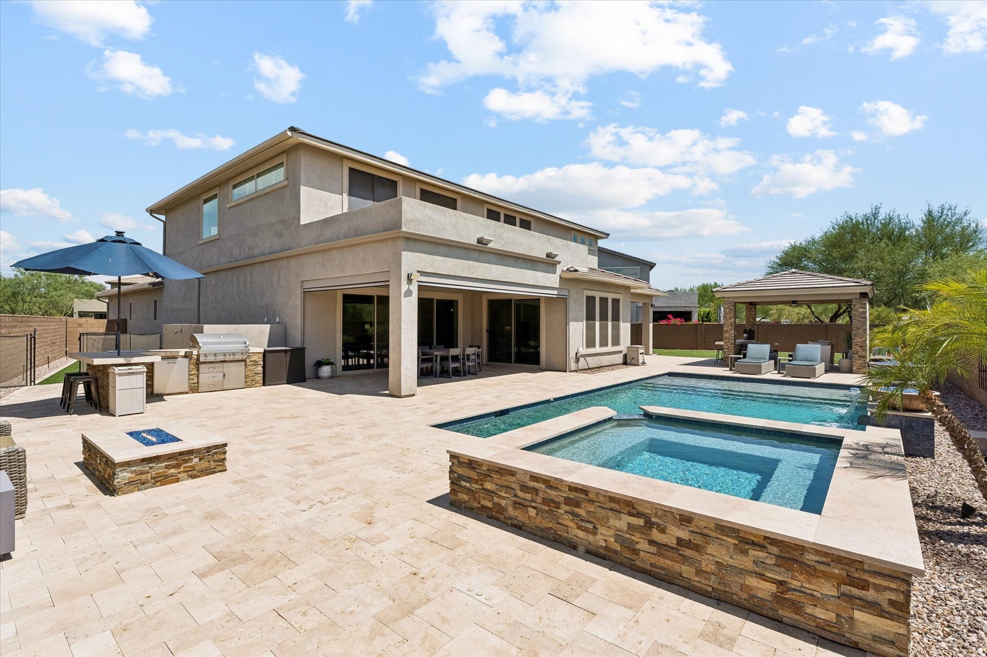 2905 E LOS GATOS DR, Phoenix, AZ 85050