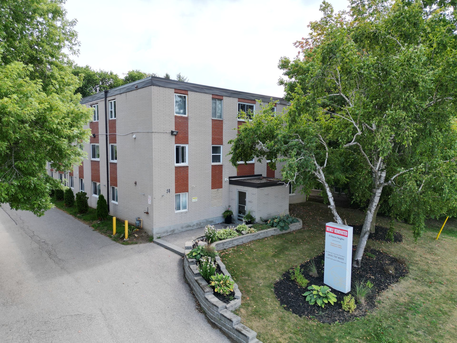 31 Huron Heights Dr