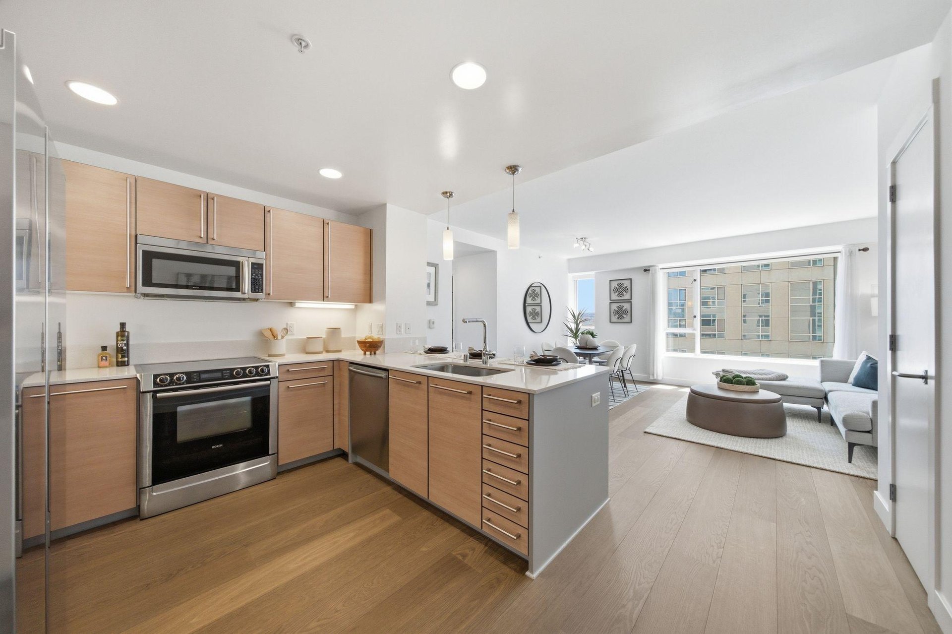 1160 Mission Street # 907