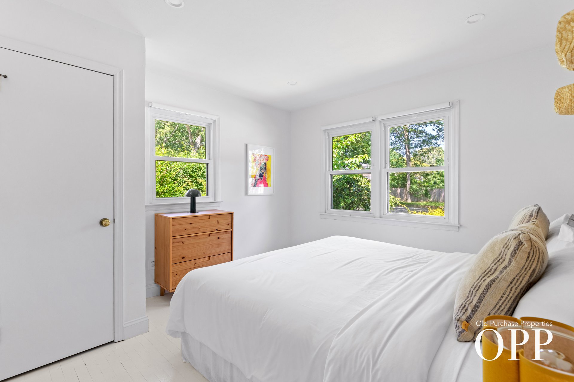 A BELLPORT VILLAGE RETREAT