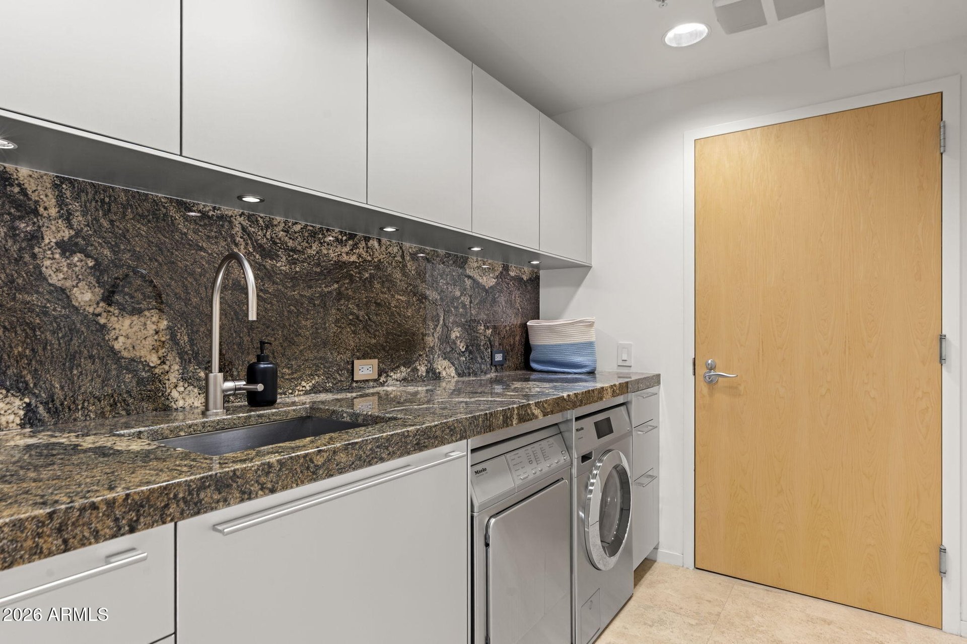 7167 E Rancho Vista Dr, #6004