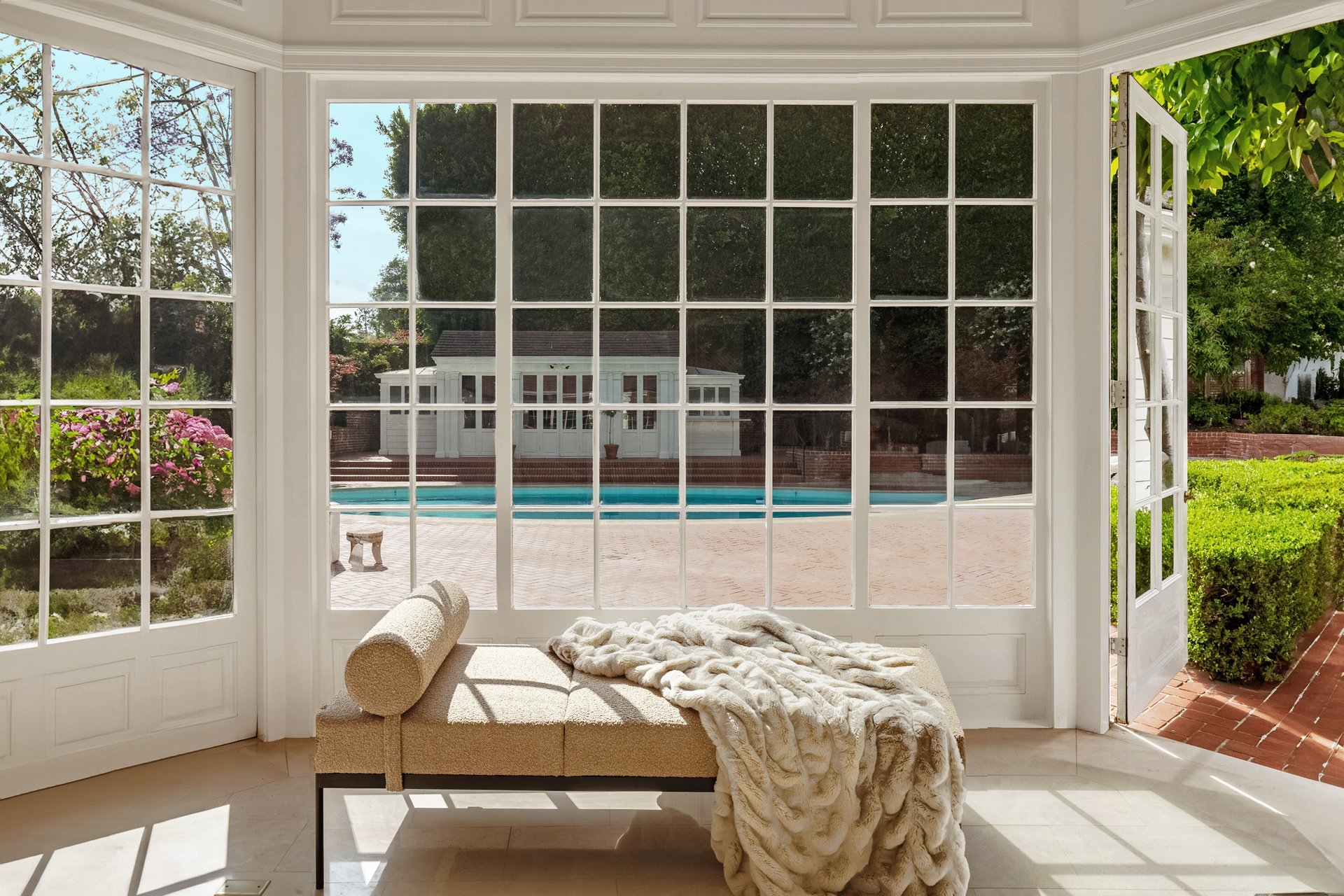 1001 N Crescent Dr, Beverly Hills 