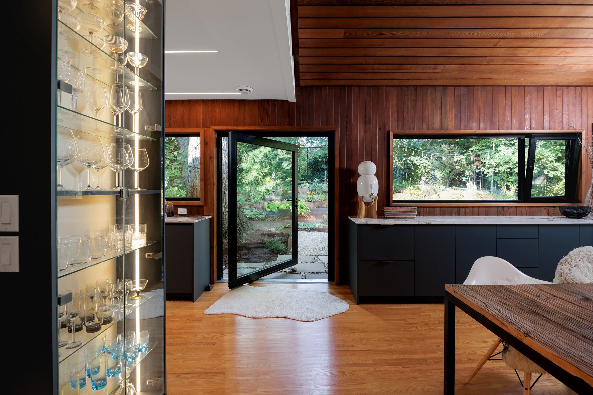 Kingsway Mid-Century Modern