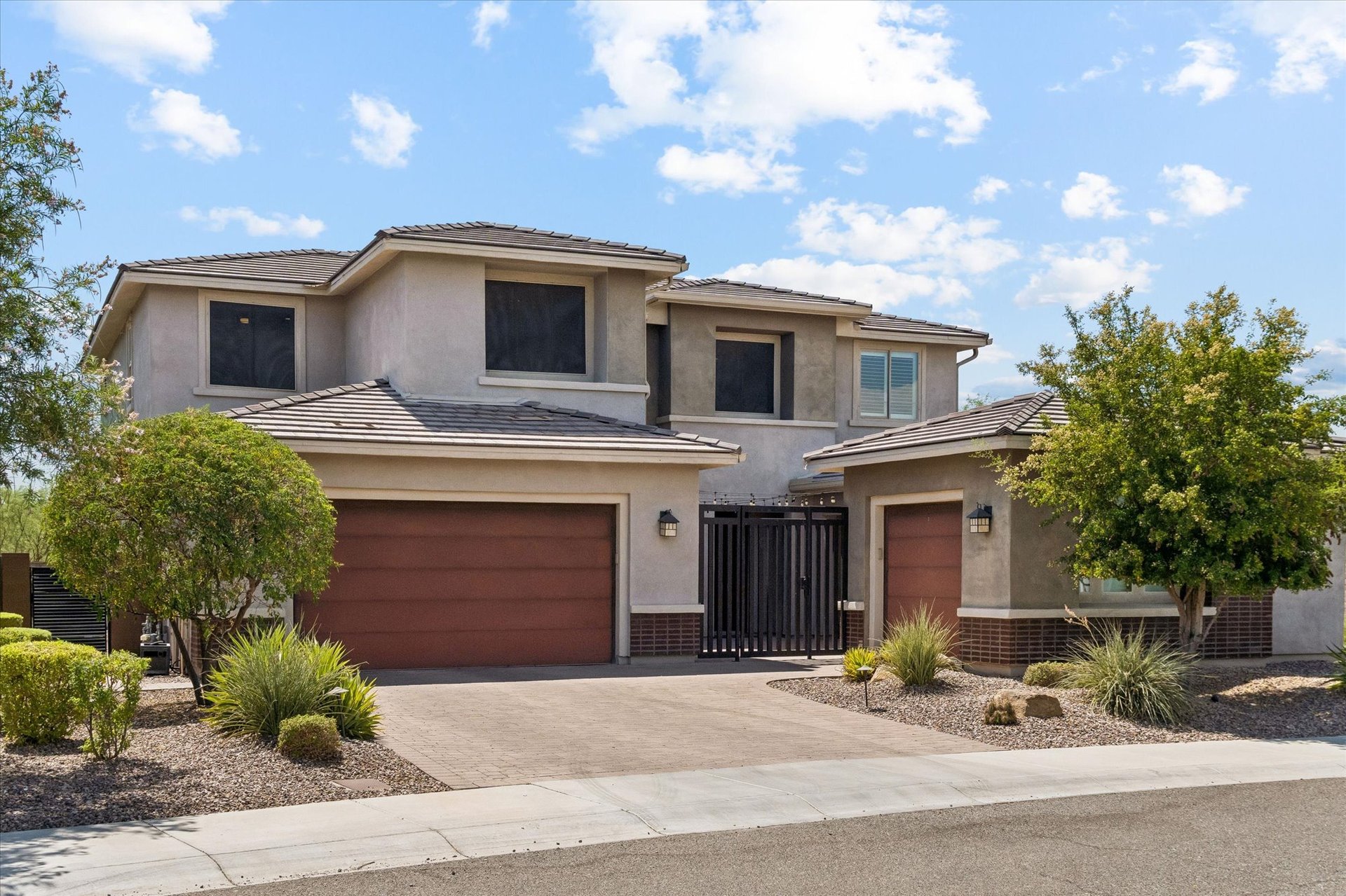 2905 E LOS GATOS DR, Phoenix, AZ 85050