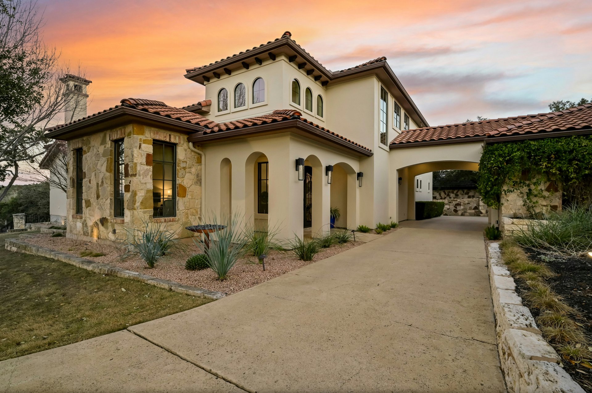 10213 Amwell Cove