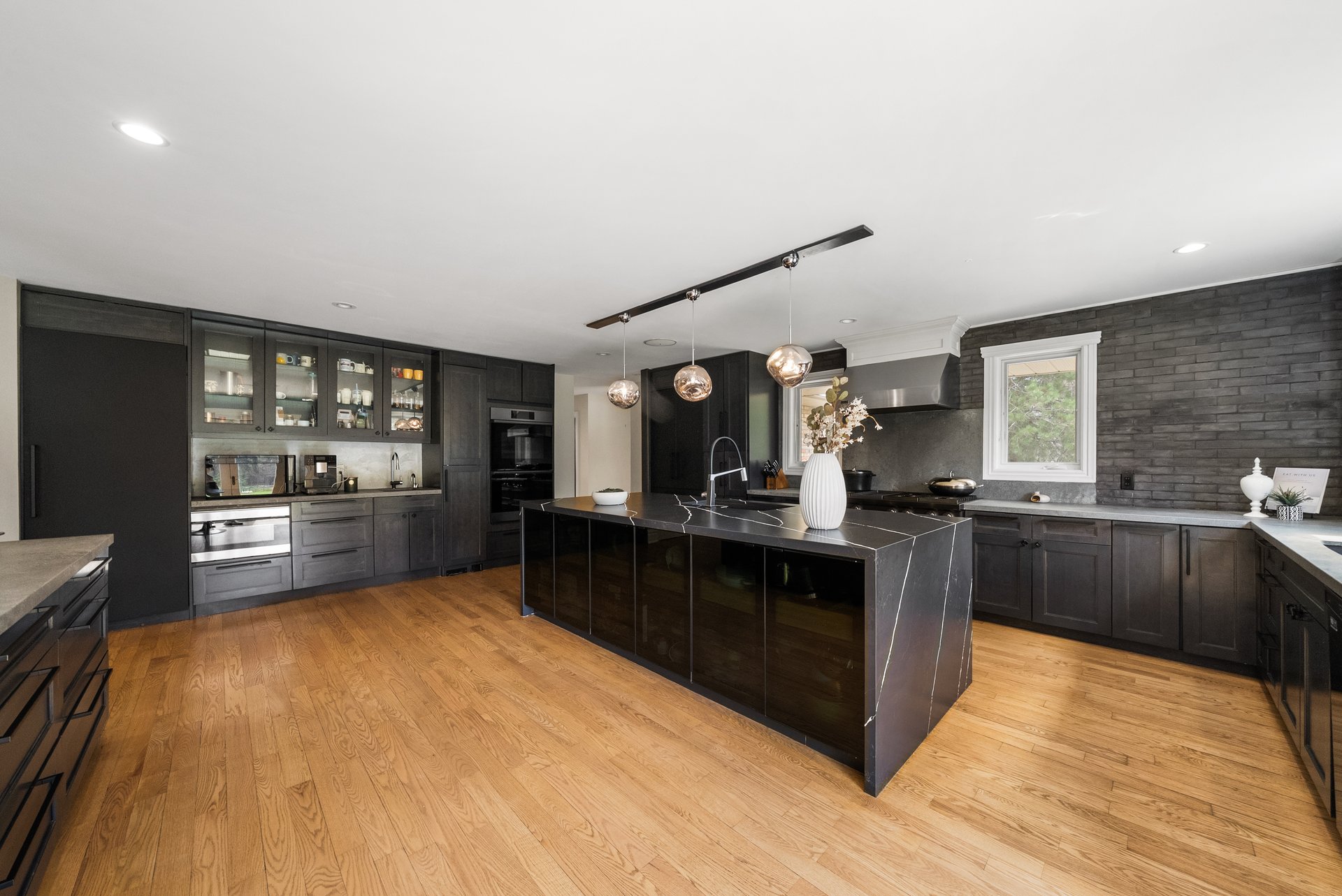 2154 Oneida Cres