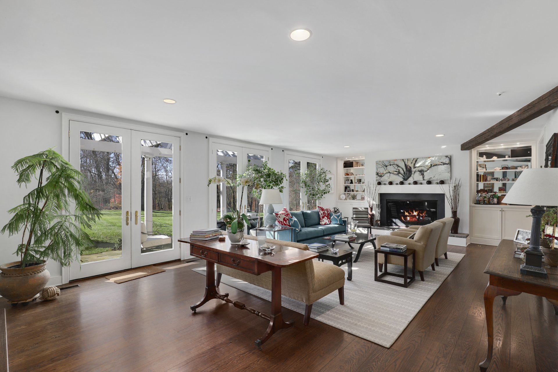77 Hook Road
