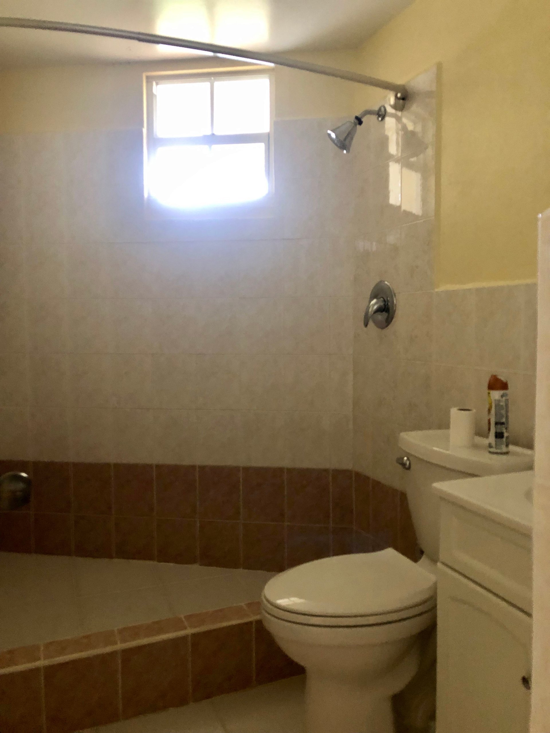 1089 Lambert Hills 1 Bedroom Apartment