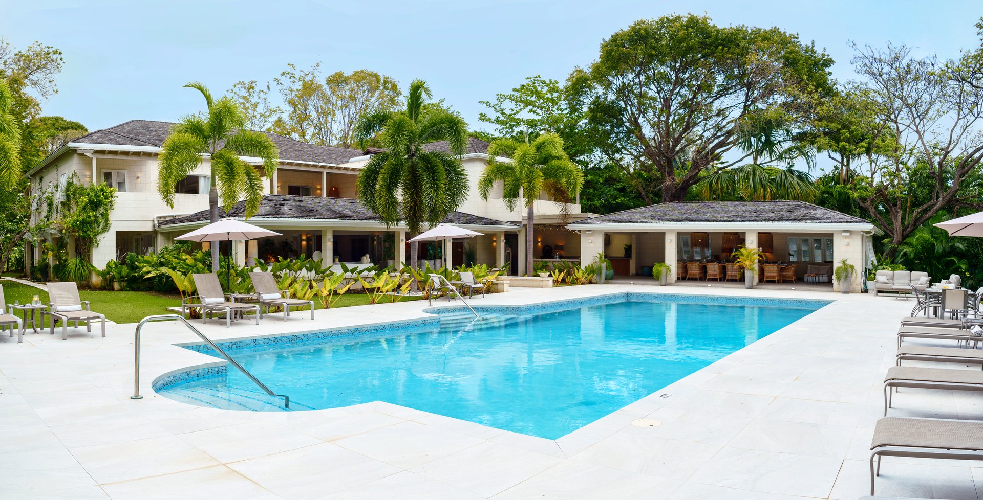 Villa Aama, Aquarius