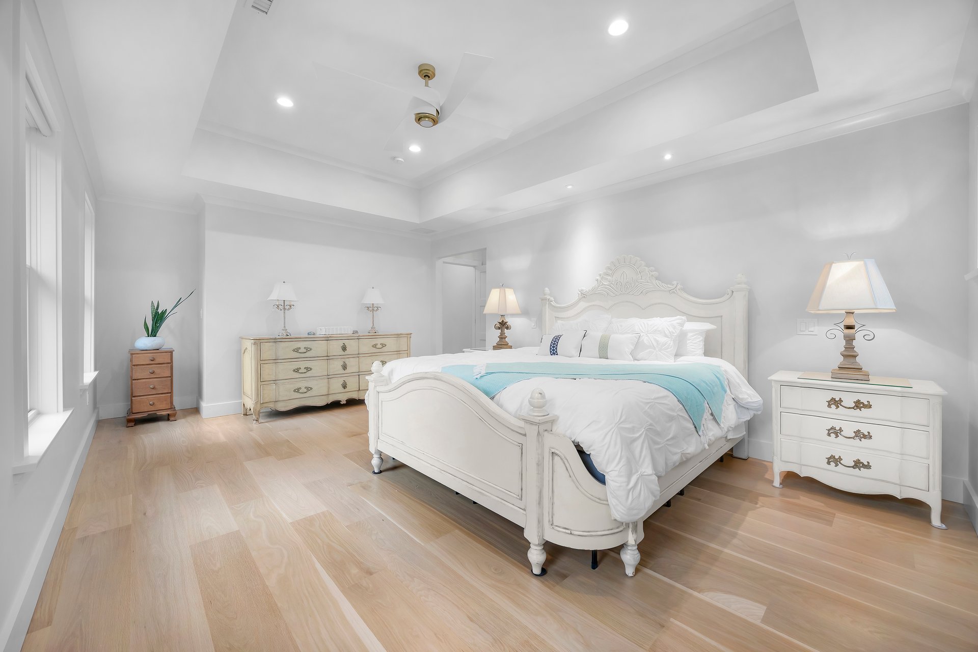 Pristine University Area Colonial