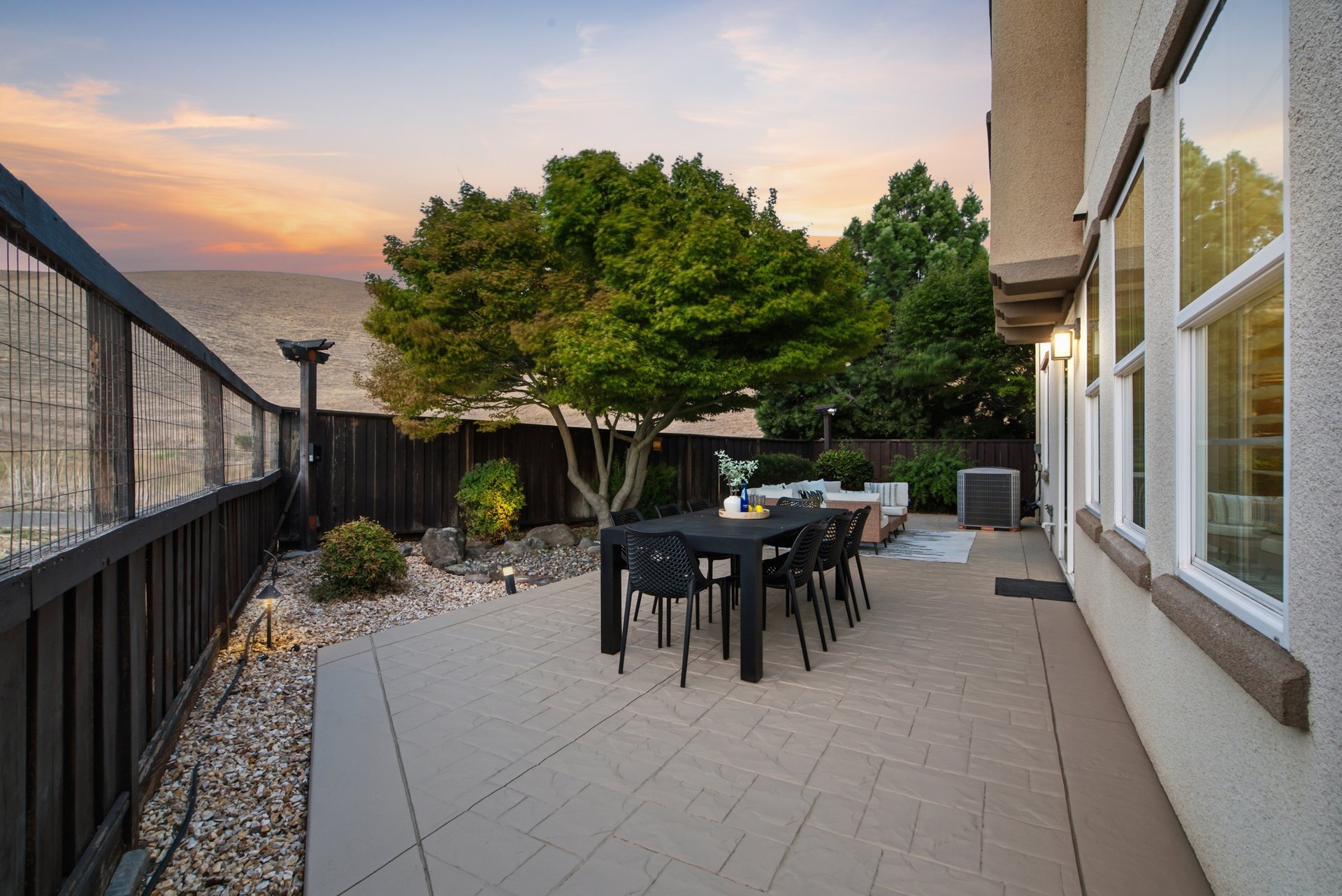 375 Longhill CT