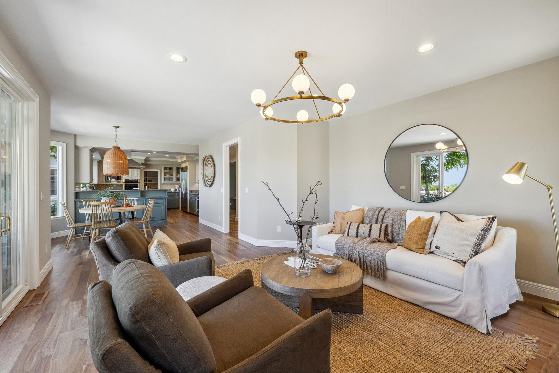 82 McNear Dr
