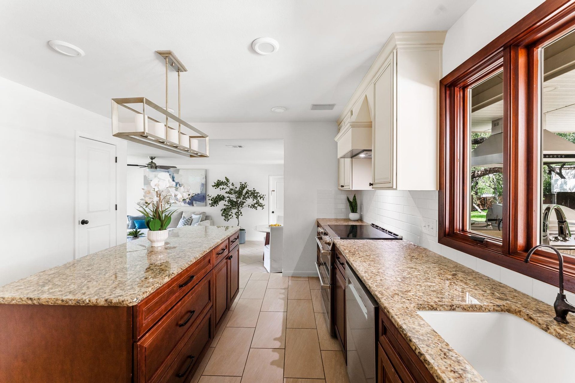 10634 Glass Mountain Trail