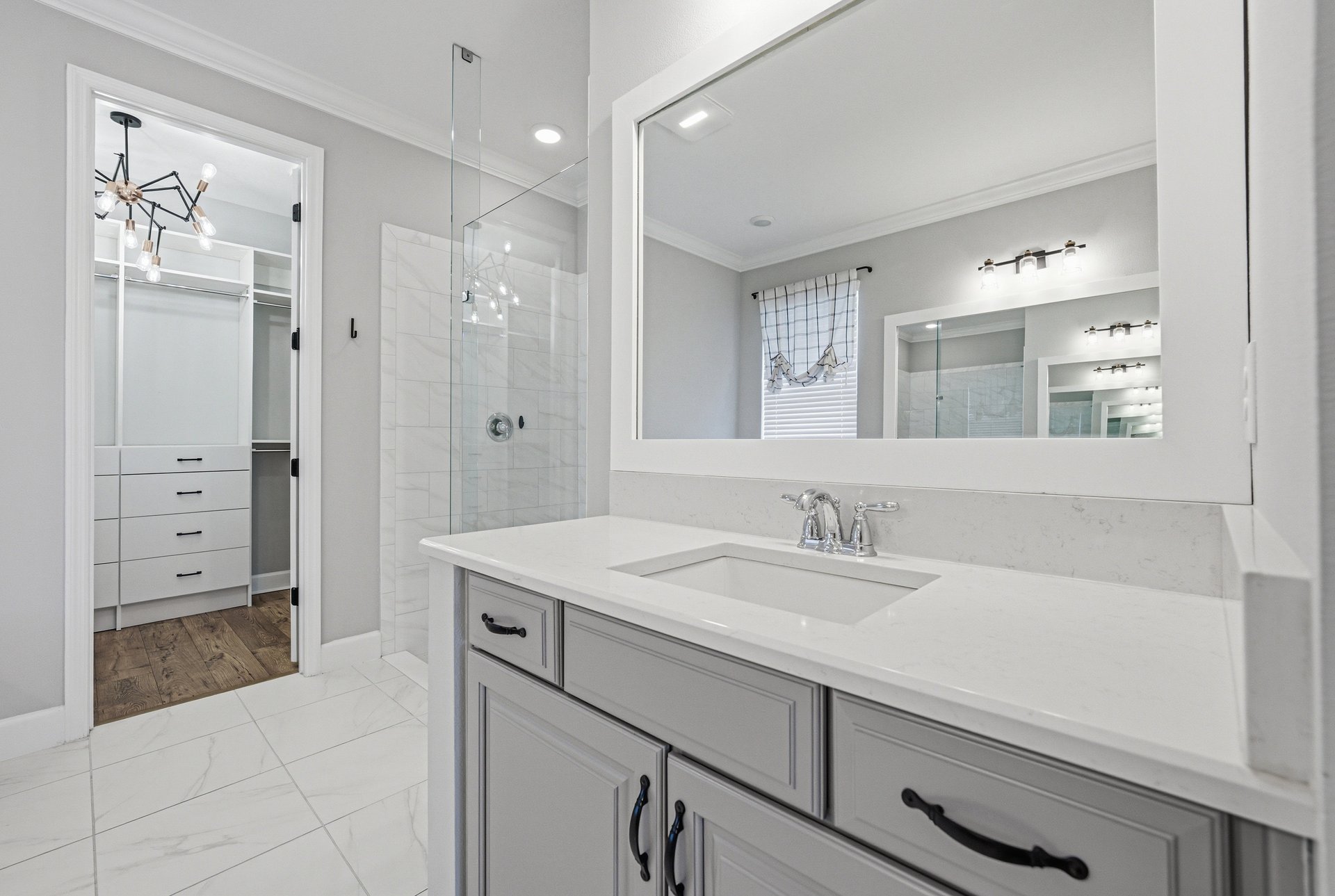 6883 BRADBURY CIR