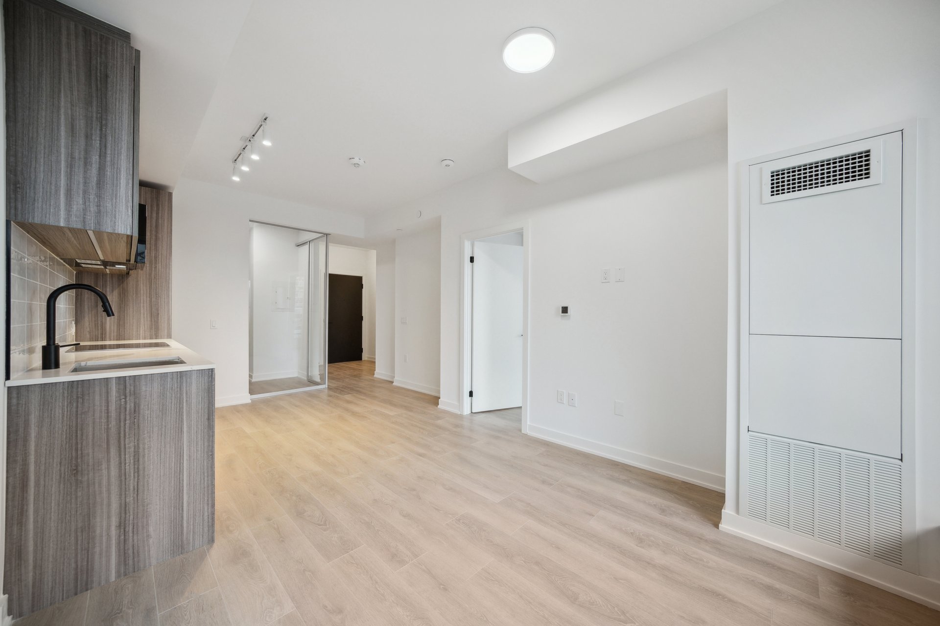 117 Broadway Ave Suite 708