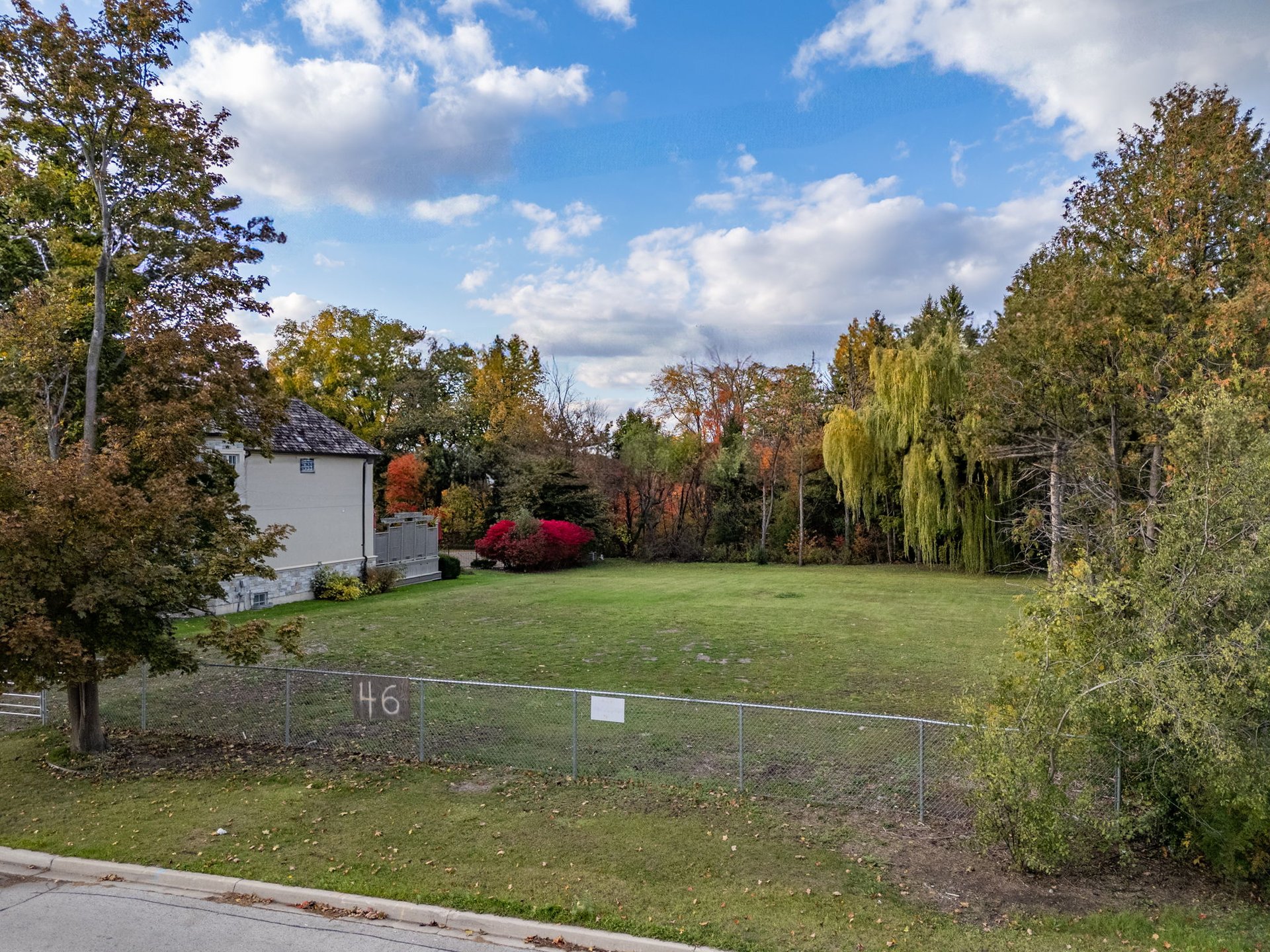 Outstanding Ravine Build Opportunity