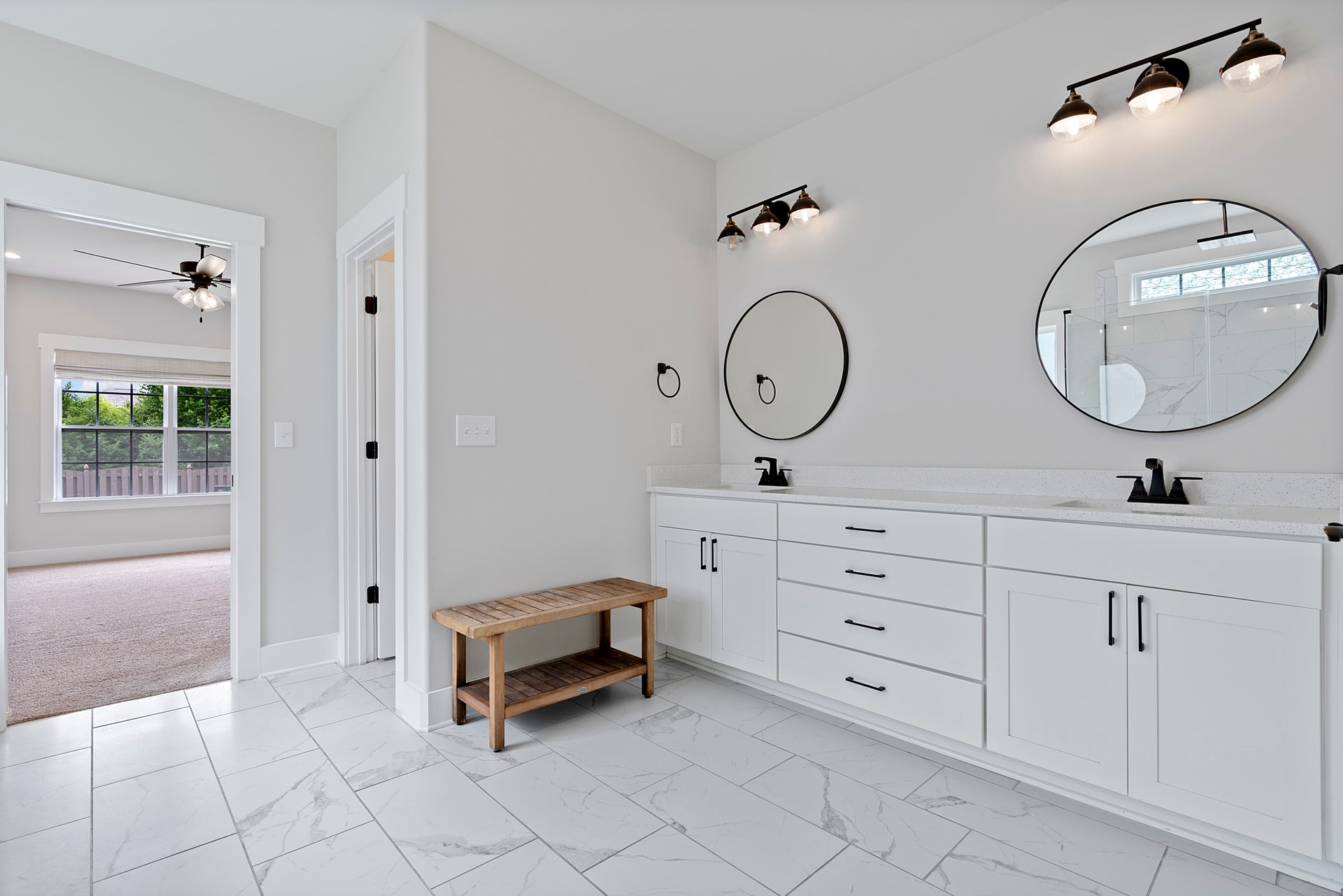 SPACE SPACE SPACE with a Luxury feel! Office AND Bonus Room!Office AND Bonus Room!