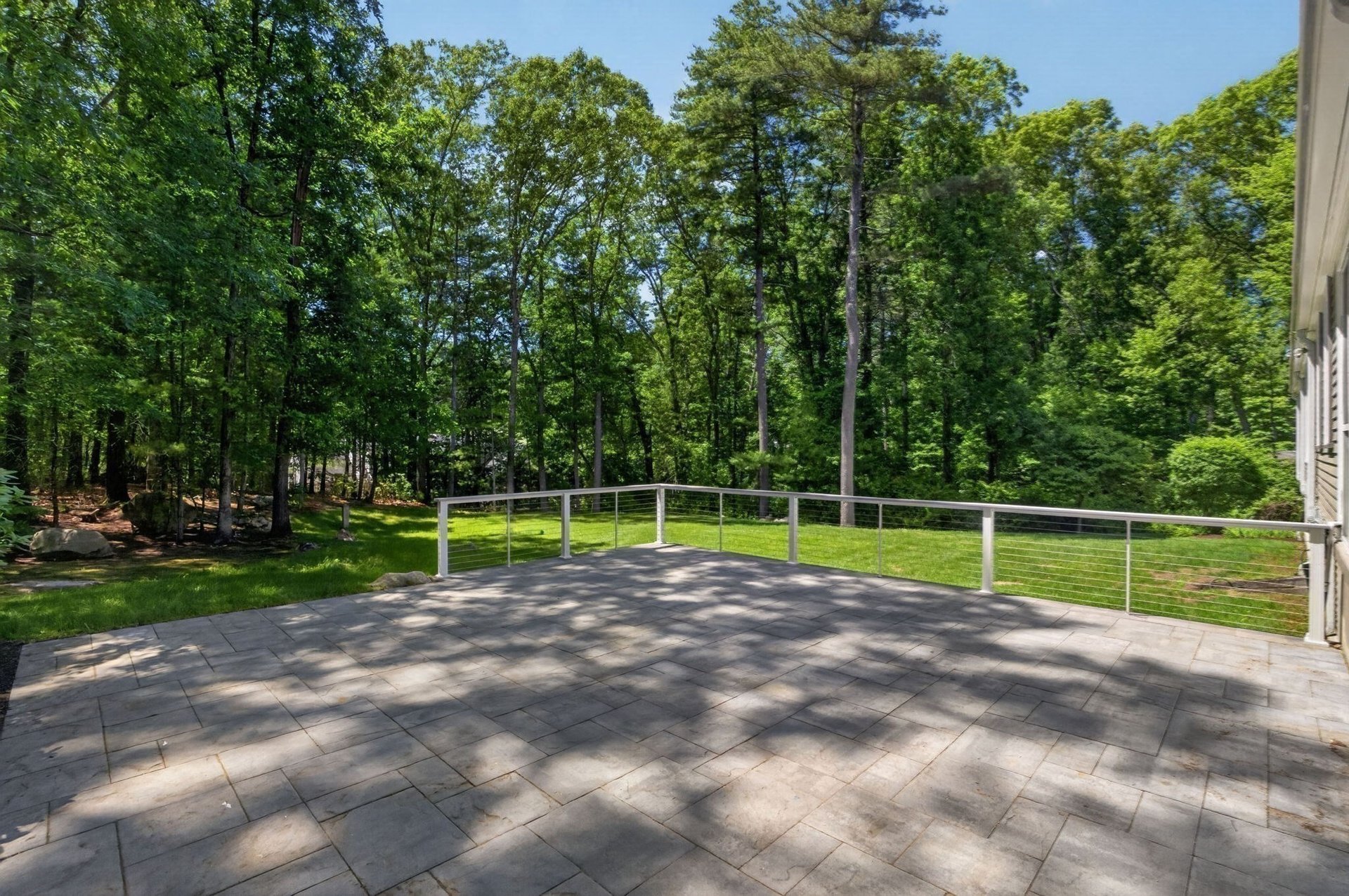 96 Draper Rd, Wayland